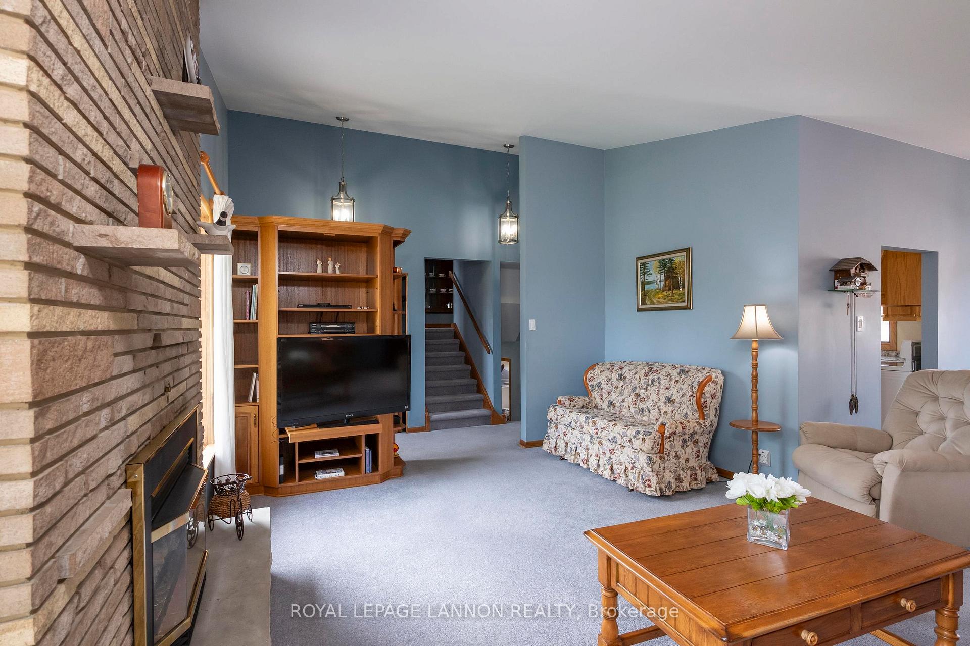 Photo 7 of 236 Poplar Ave, Thunder Bay, Forest Park — HOMEH