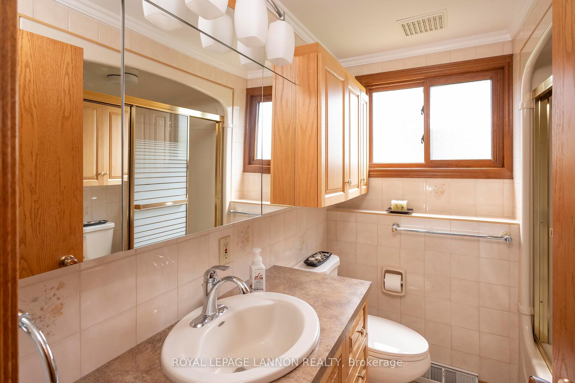 Photo 20 of 236 Poplar Ave, Thunder Bay, Forest Park — HOMEH