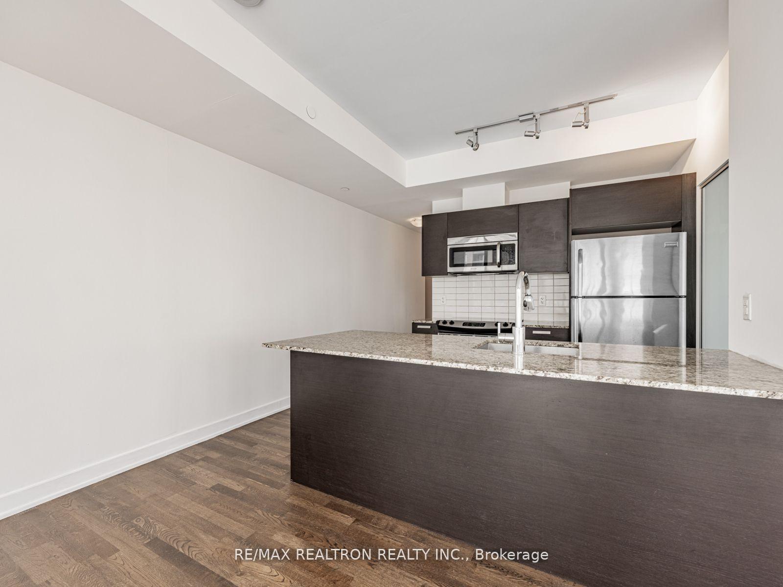 Photo 8 of Unit 1006, 1815 Yonge Street, Toronto, Mount Pleasant West — HOMEH