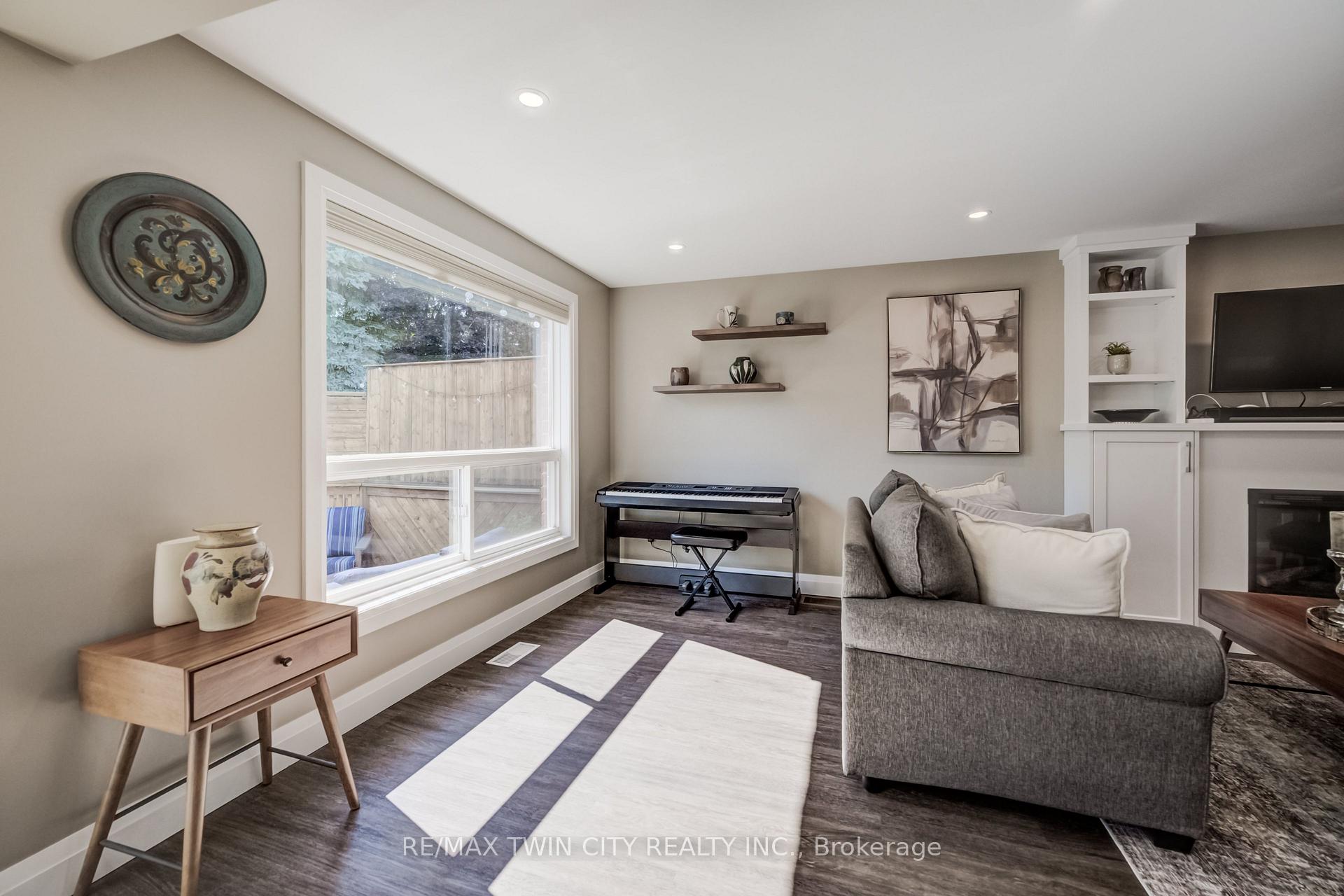 Photo 7 of 511 Chesapeake Crescent, Waterloo, Colonial Acres — HOMEH