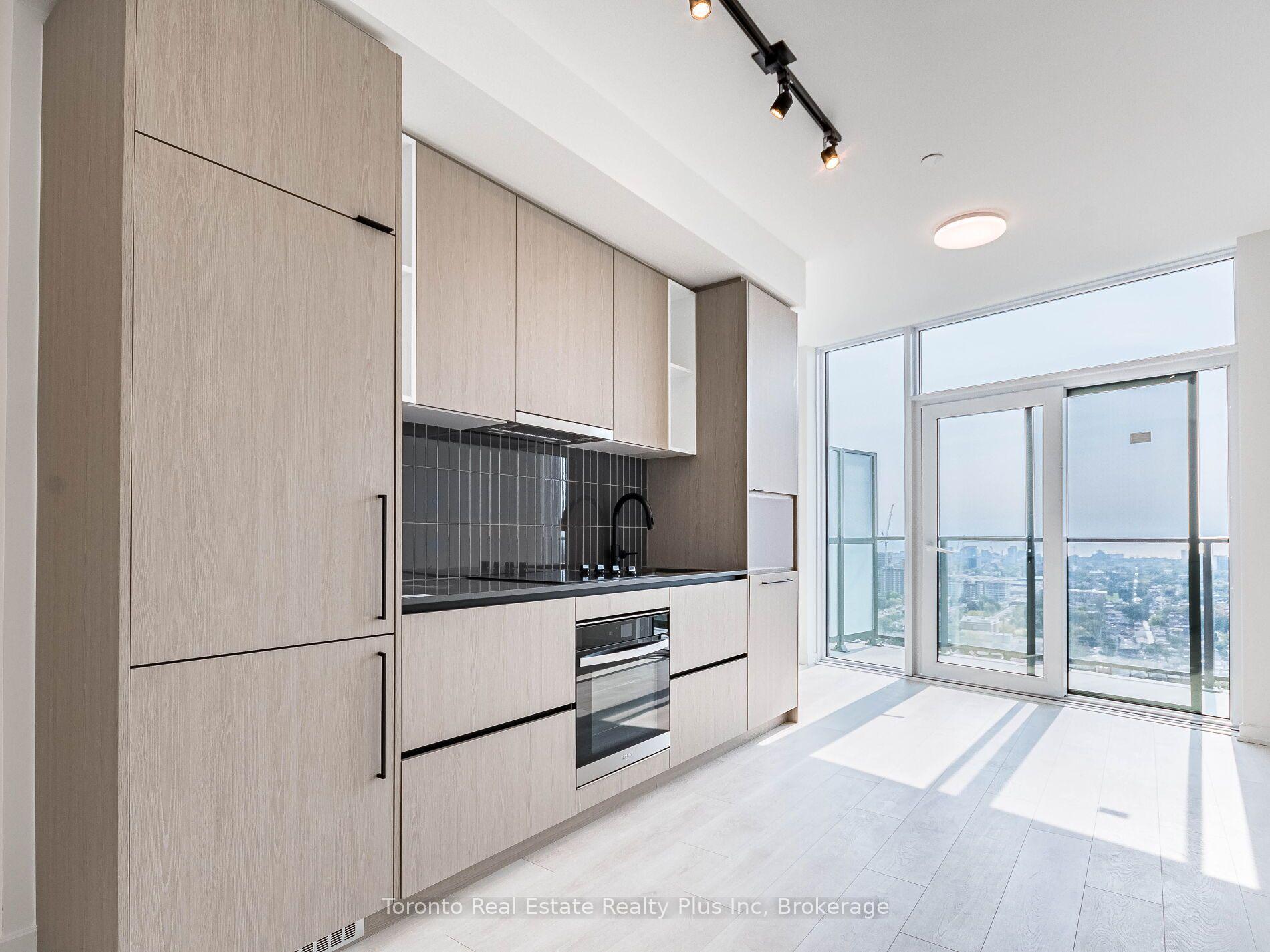 Photo 14 of Unit 2411, 10 Graphophone Grove, Toronto, Dovercourt-Wallace Emerson-Junction — HOMEH