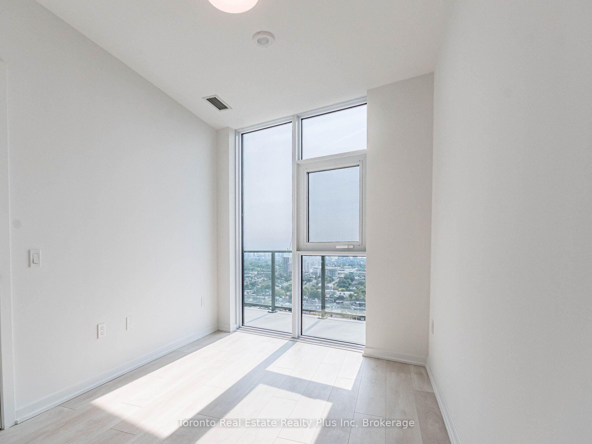 Photo 15 of Unit 2411, 10 Graphophone Grove, Toronto, Dovercourt-Wallace Emerson-Junction — HOMEH