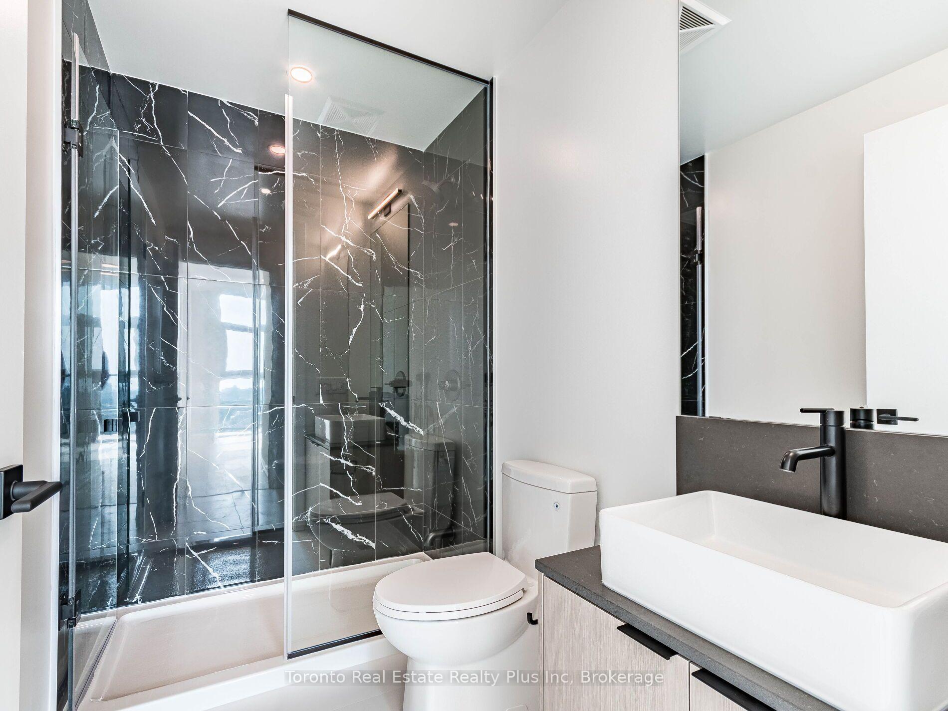 Photo 18 of Unit 2411, 10 Graphophone Grove, Toronto, Dovercourt-Wallace Emerson-Junction — HOMEH
