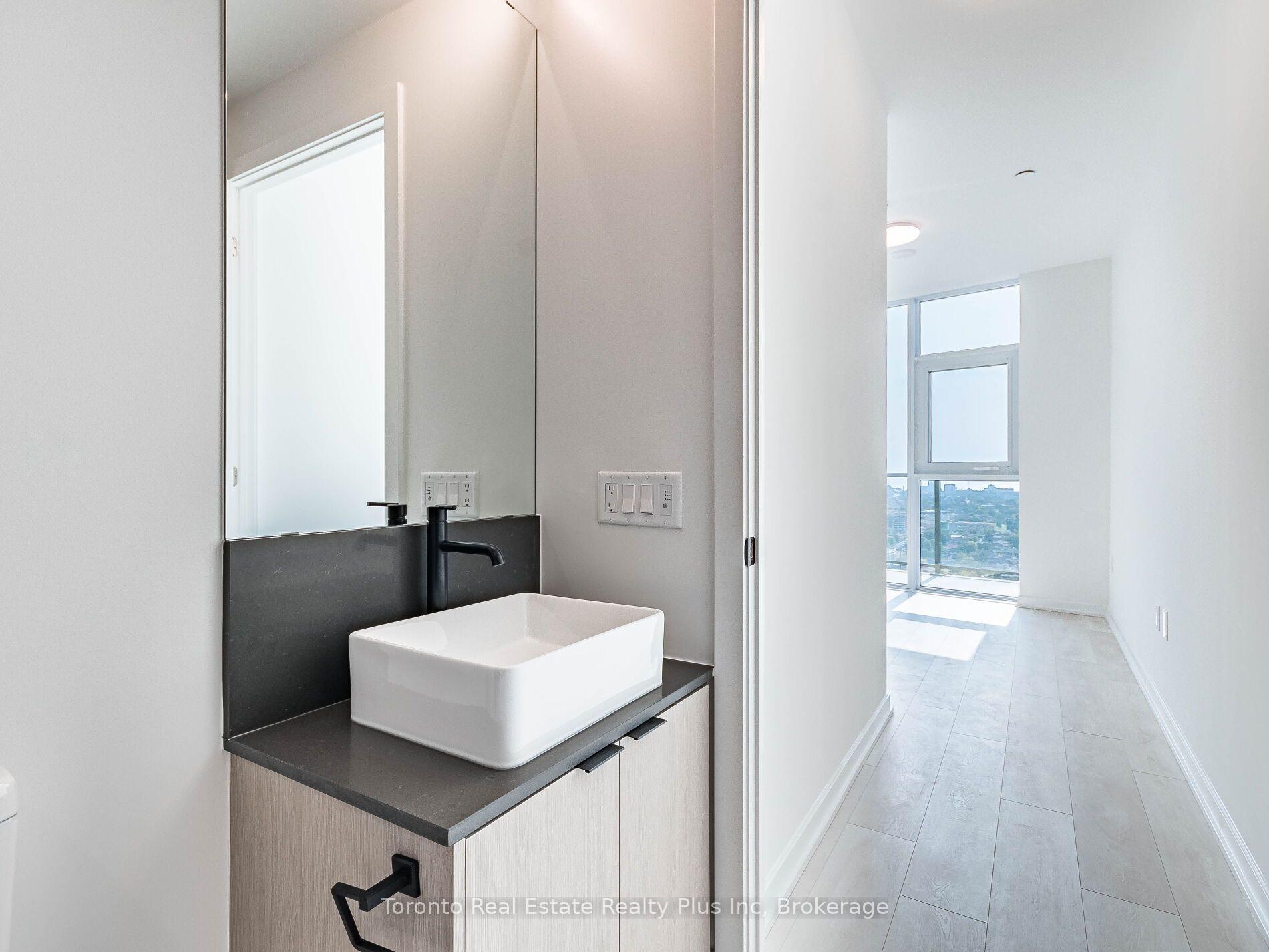 Photo 19 of Unit 2411, 10 Graphophone Grove, Toronto, Dovercourt-Wallace Emerson-Junction — HOMEH