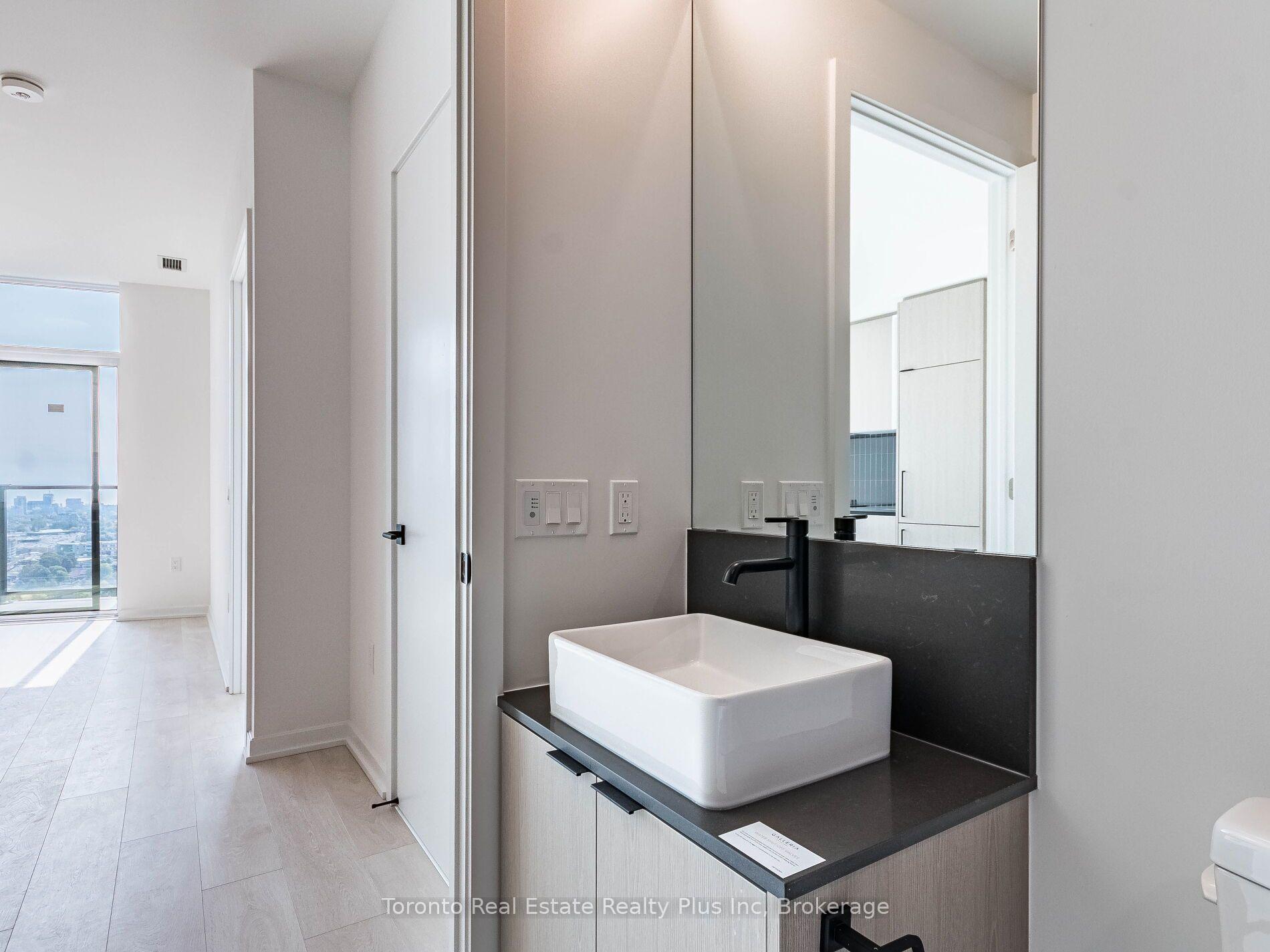 Photo 23 of Unit 2411, 10 Graphophone Grove, Toronto, Dovercourt-Wallace Emerson-Junction — HOMEH