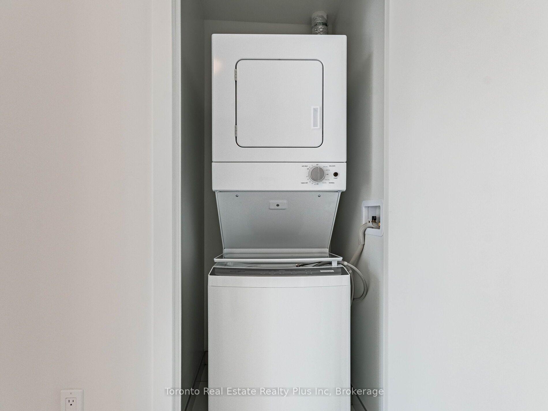 Photo 24 of Unit 2411, 10 Graphophone Grove, Toronto, Dovercourt-Wallace Emerson-Junction — HOMEH