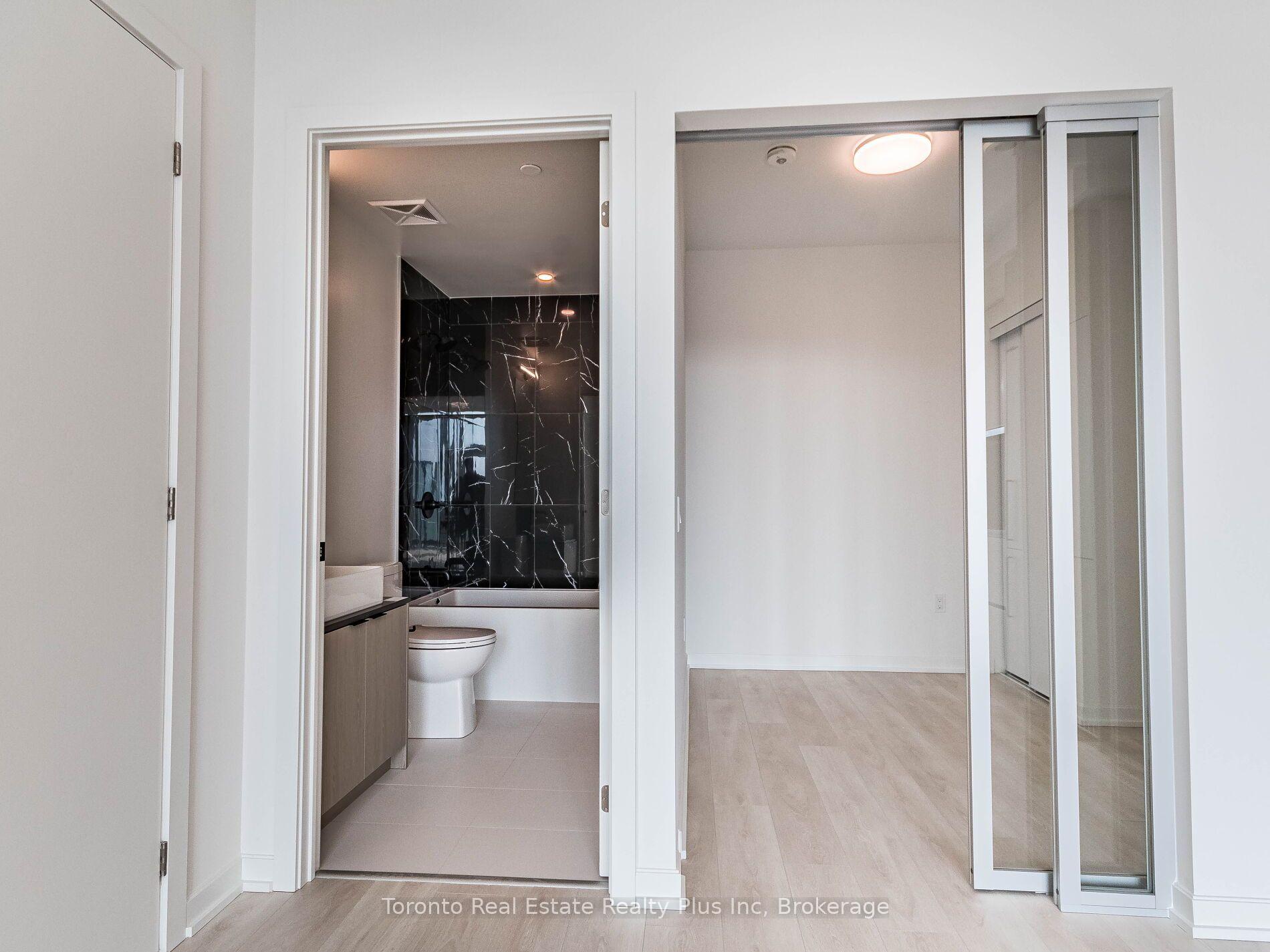 Photo 25 of Unit 2411, 10 Graphophone Grove, Toronto, Dovercourt-Wallace Emerson-Junction — HOMEH