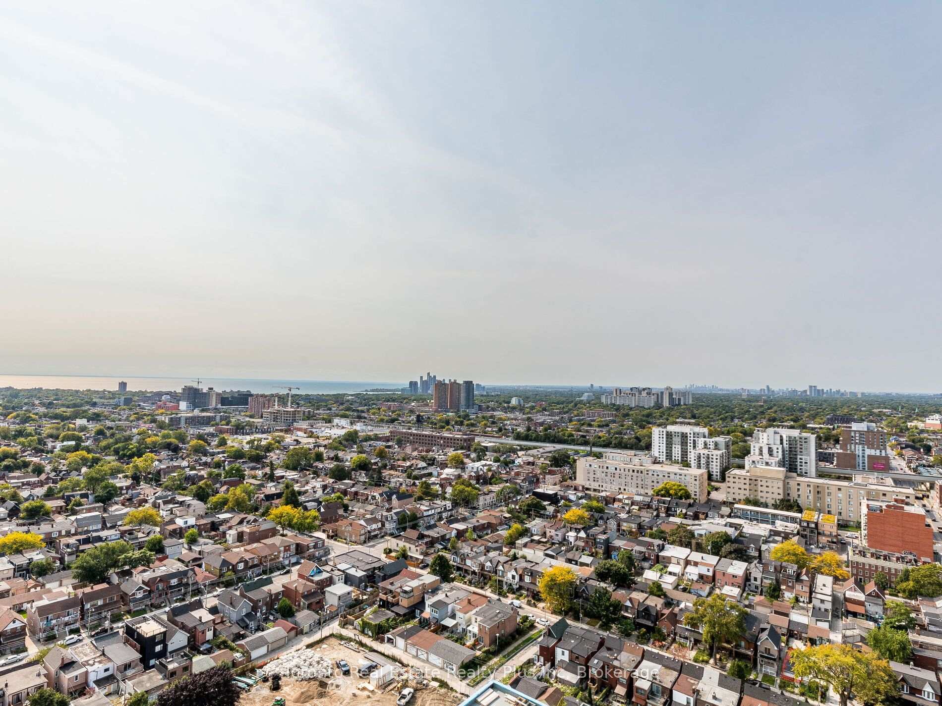 Photo 26 of Unit 2411, 10 Graphophone Grove, Toronto, Dovercourt-Wallace Emerson-Junction — HOMEH