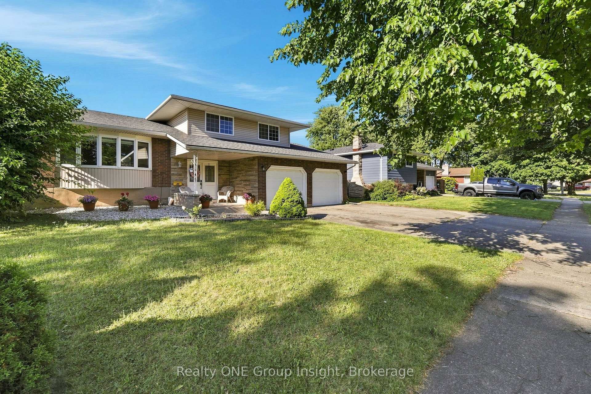 Photo 3 of 46 Mccoll Drive, Welland, N. Welland — HOMEH