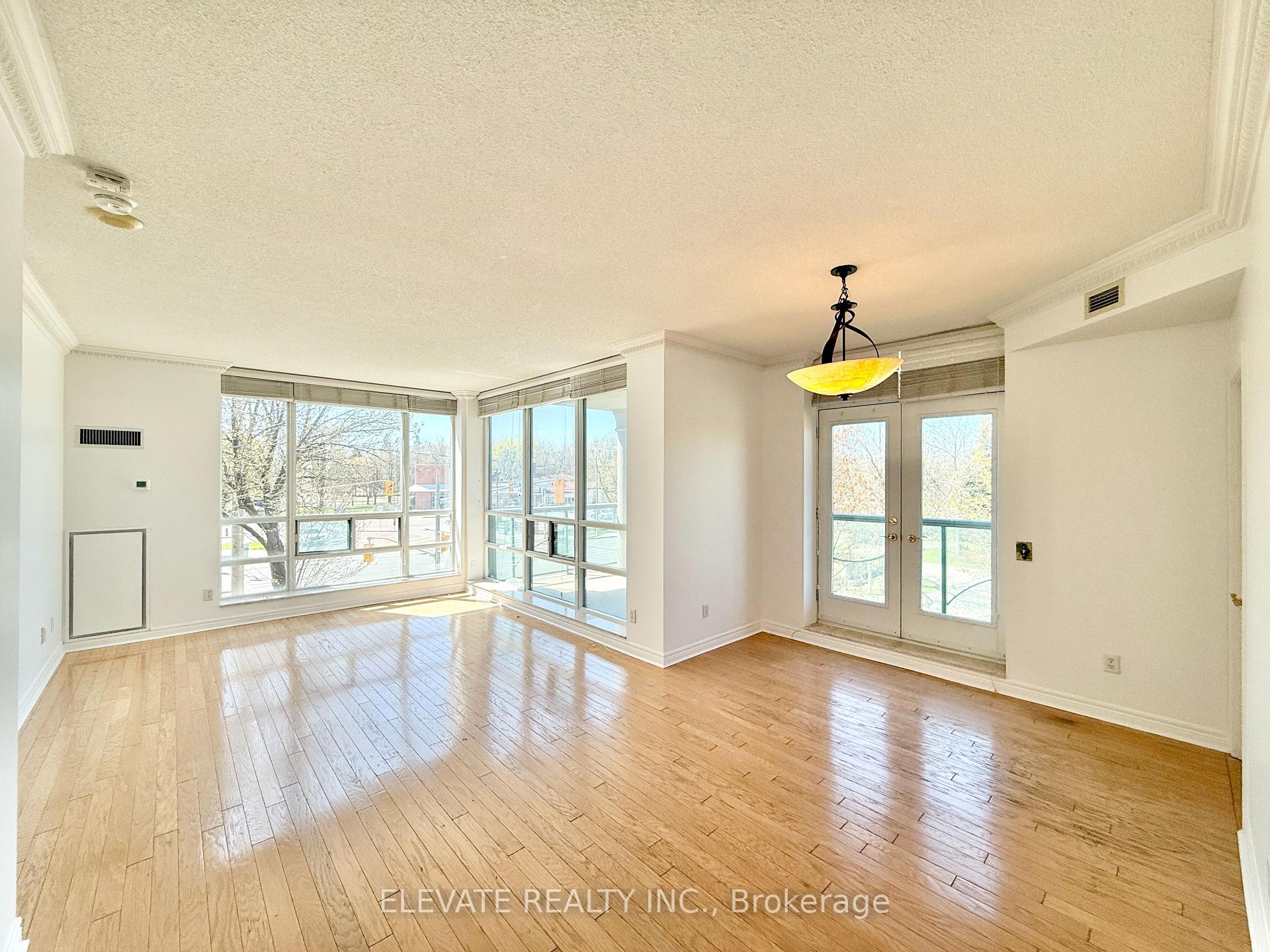 Photo 3 of Unit 217, 9 Boardwalk Drive, Toronto, The Beaches — HOMEH