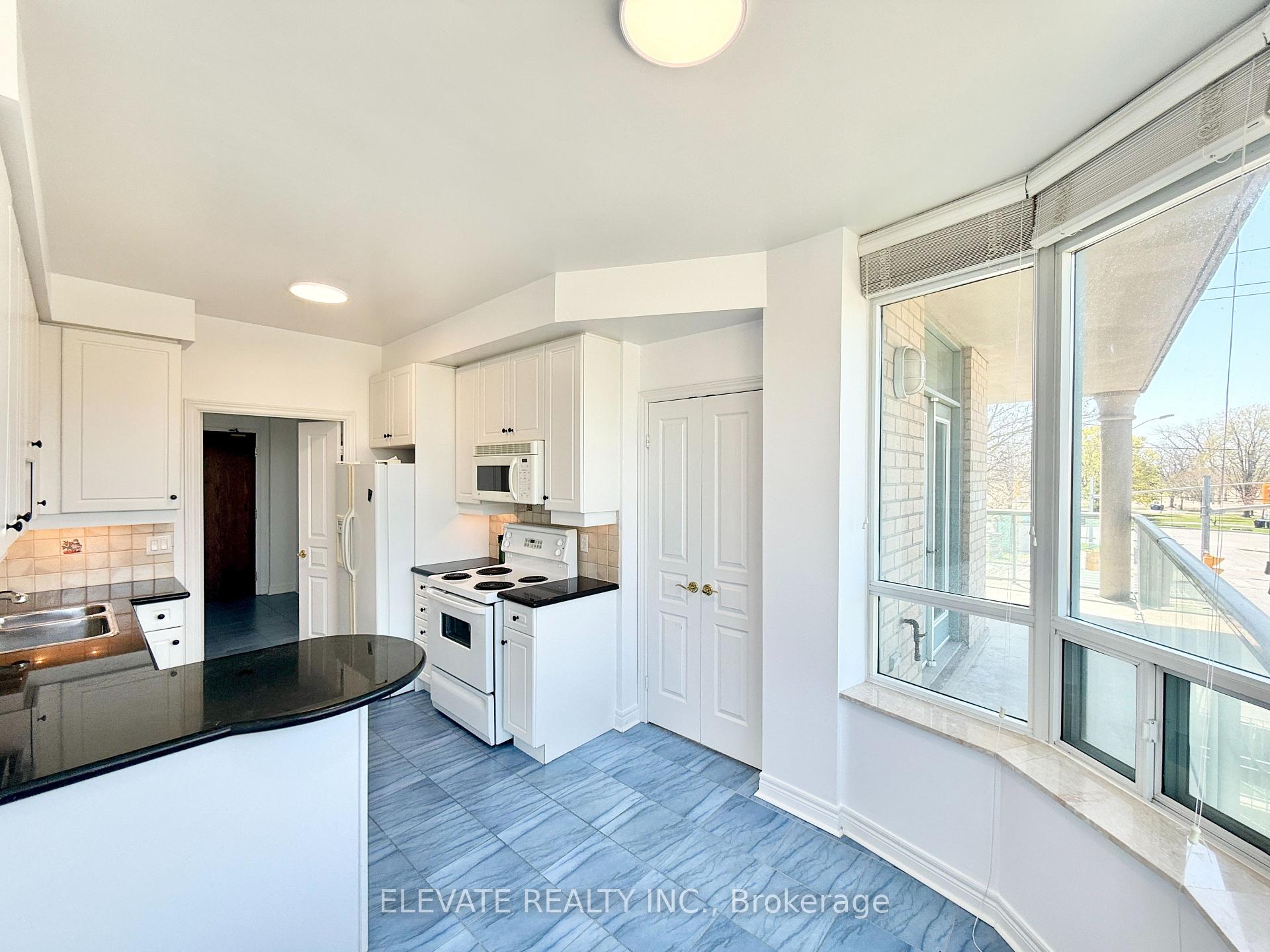 Photo 6 of Unit 217, 9 Boardwalk Drive, Toronto, The Beaches — HOMEH