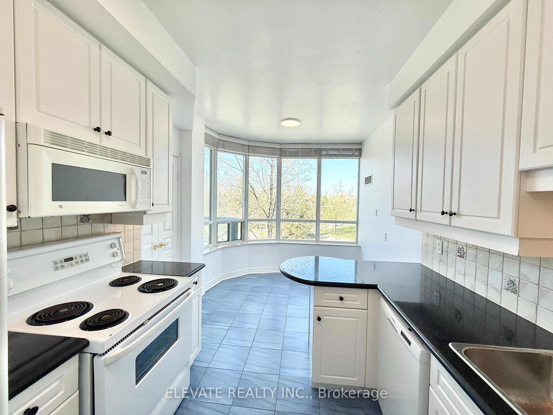 Photo 7 of Unit 217, 9 Boardwalk Drive, Toronto, The Beaches — HOMEH