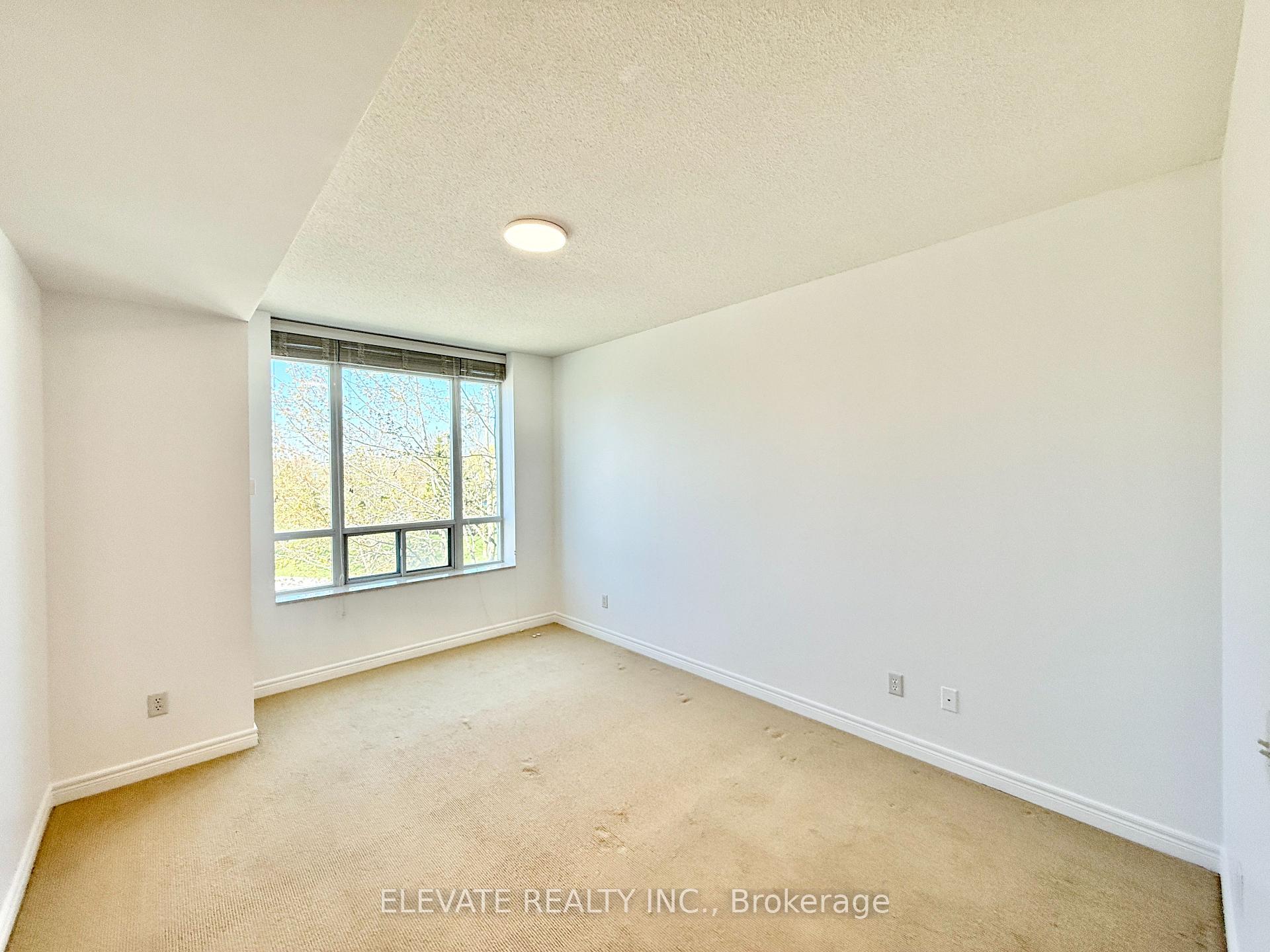 Photo 9 of Unit 217, 9 Boardwalk Drive, Toronto, The Beaches — HOMEH