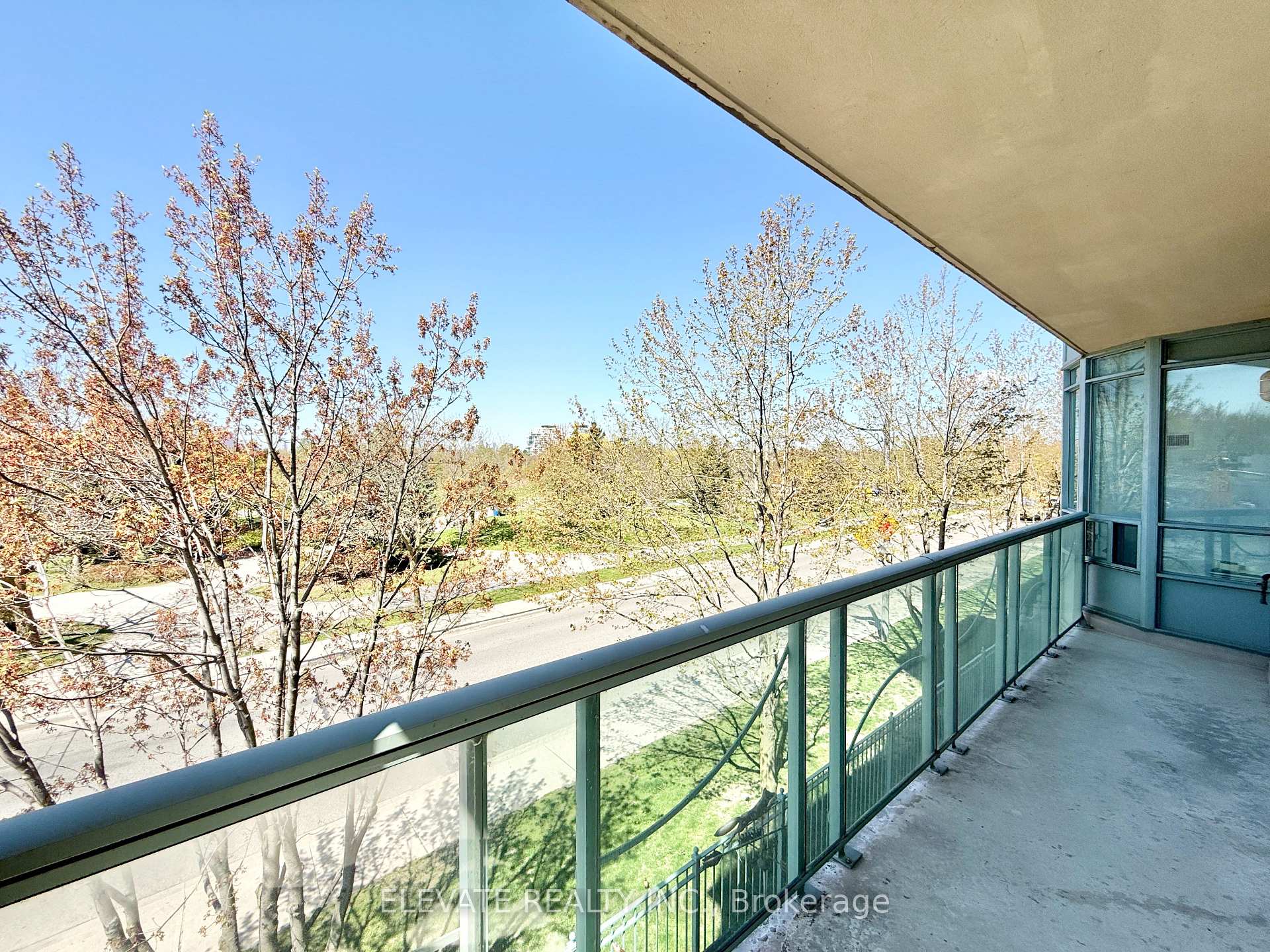 Photo 14 of Unit 217, 9 Boardwalk Drive, Toronto, The Beaches — HOMEH