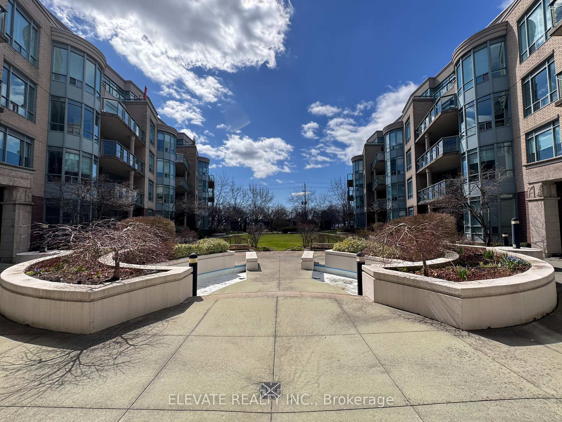 Photo 15 of Unit 217, 9 Boardwalk Drive, Toronto, The Beaches — HOMEH