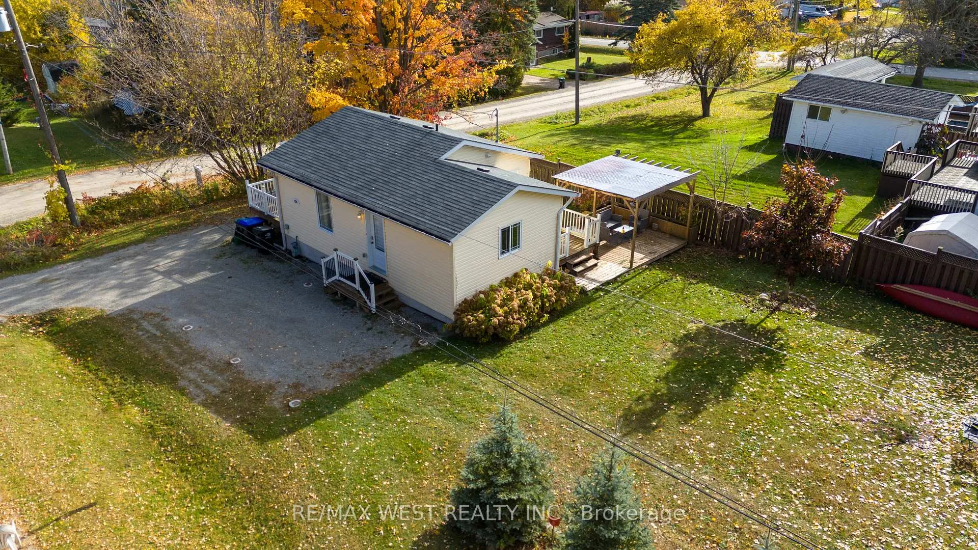 Photo 2 of 428 Barnes Avenue, Tay, Port McNicoll — HOMEH
