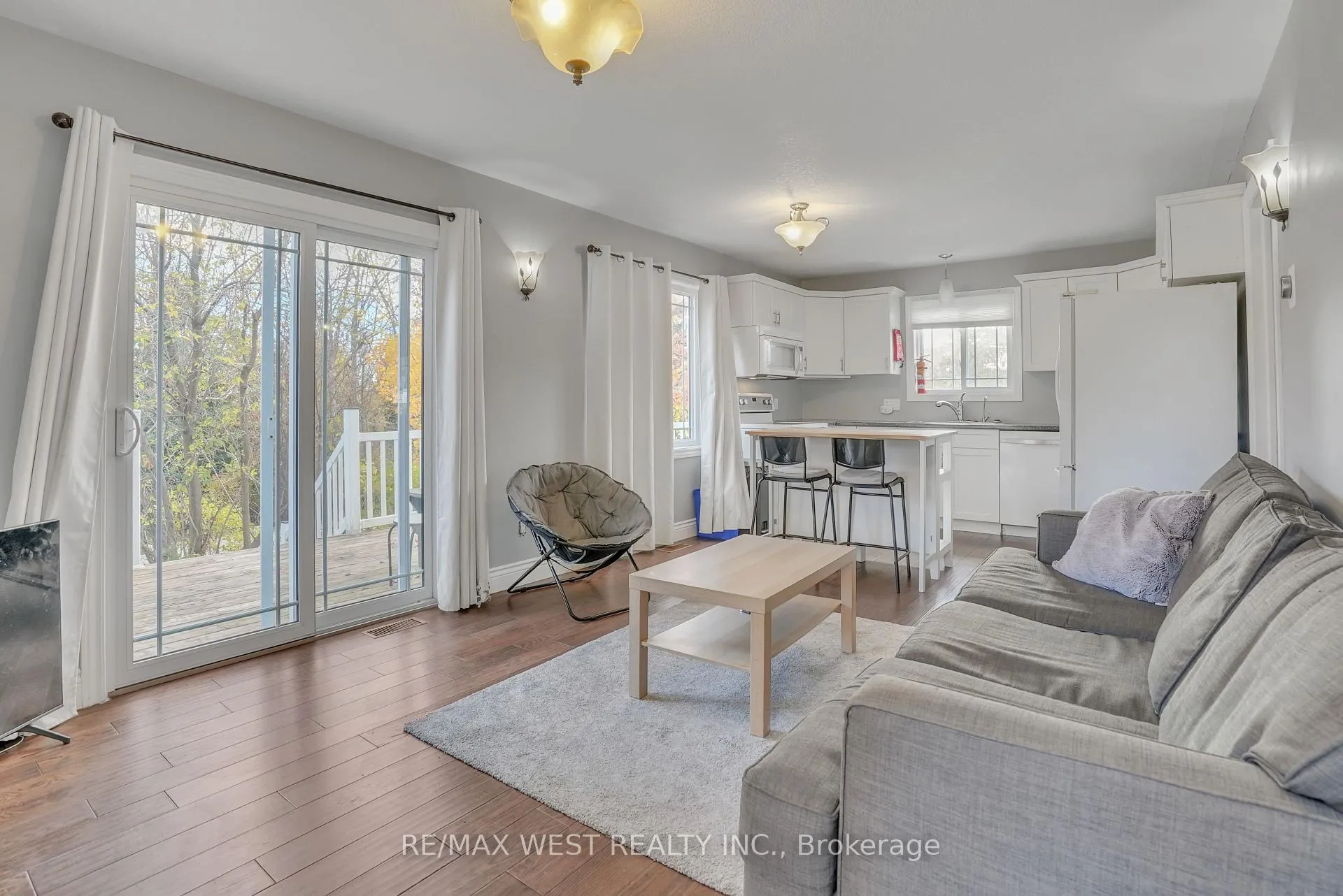 Photo 3 of 428 Barnes Avenue, Tay, Port McNicoll — HOMEH