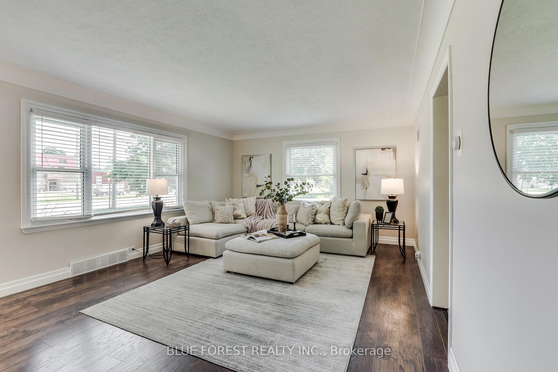 Photo 4 of 114 Graham Road, West Elgin, West Lorne — HOMEH
