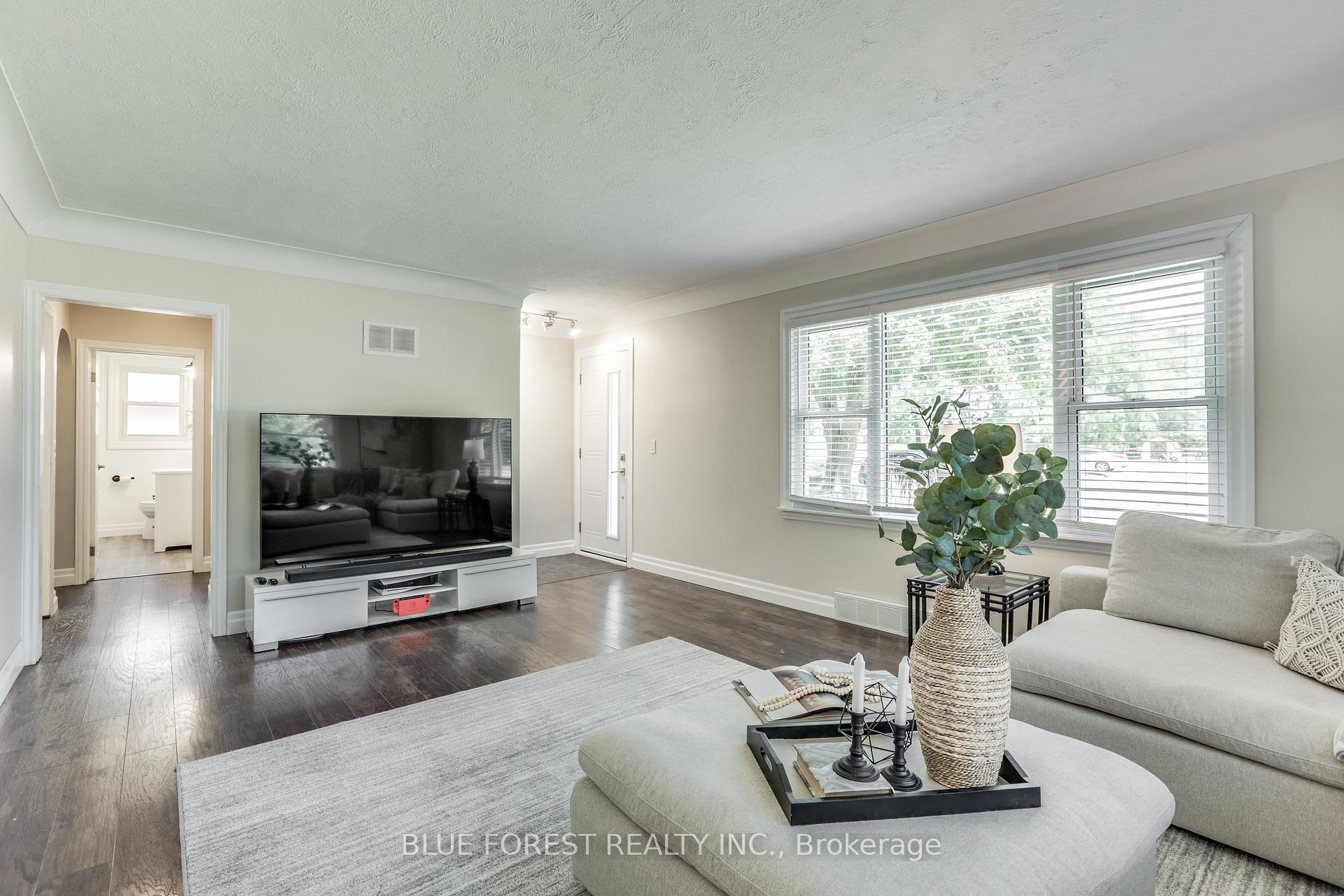 Photo 5 of 114 Graham Road, West Elgin, West Lorne — HOMEH