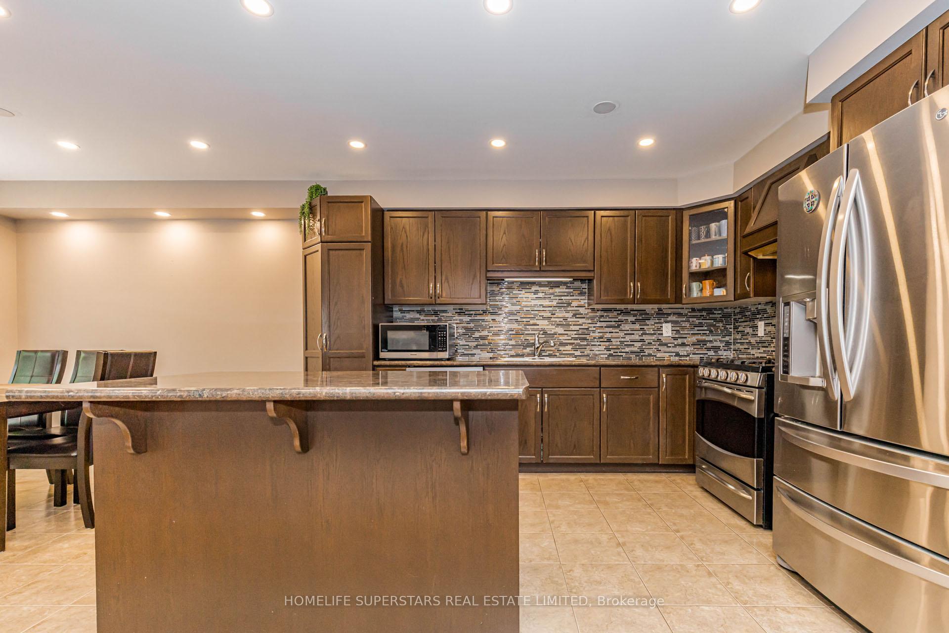Photo 13 of 94 Forest Creek Drive, Kitchener, Doon South — HOMEH