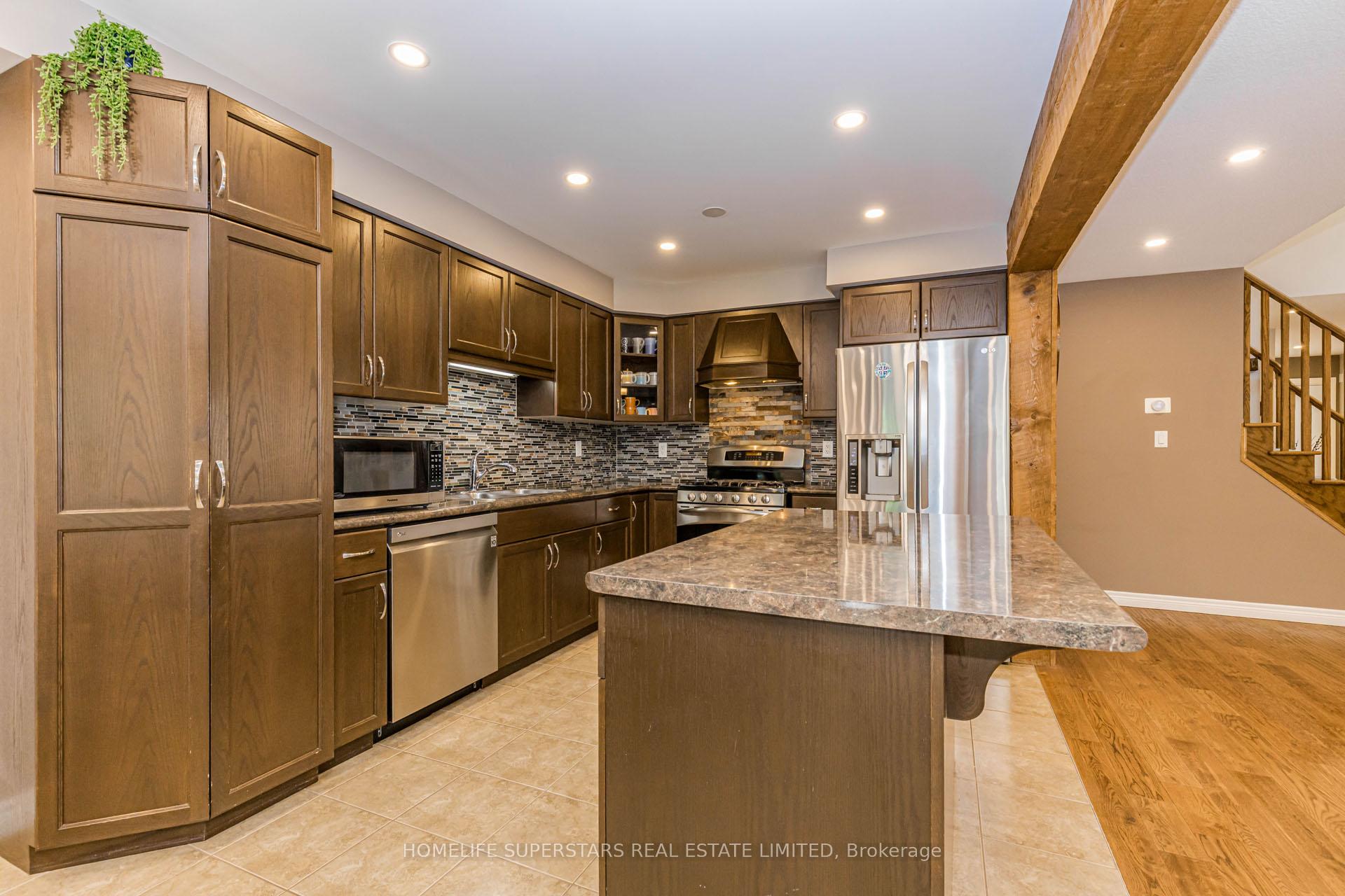 Photo 17 of 94 Forest Creek Drive, Kitchener, Doon South — HOMEH