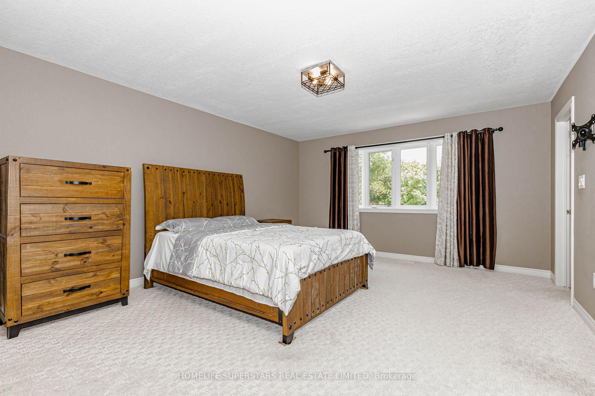 Photo 23 of 94 Forest Creek Drive, Kitchener, Doon South — HOMEH