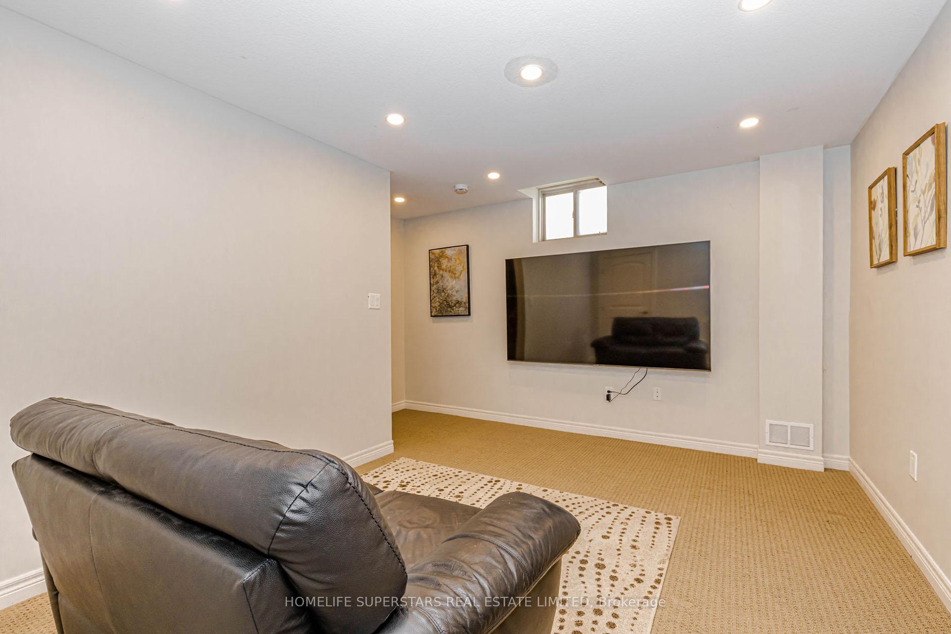 Photo 37 of 94 Forest Creek Drive, Kitchener, Doon South — HOMEH