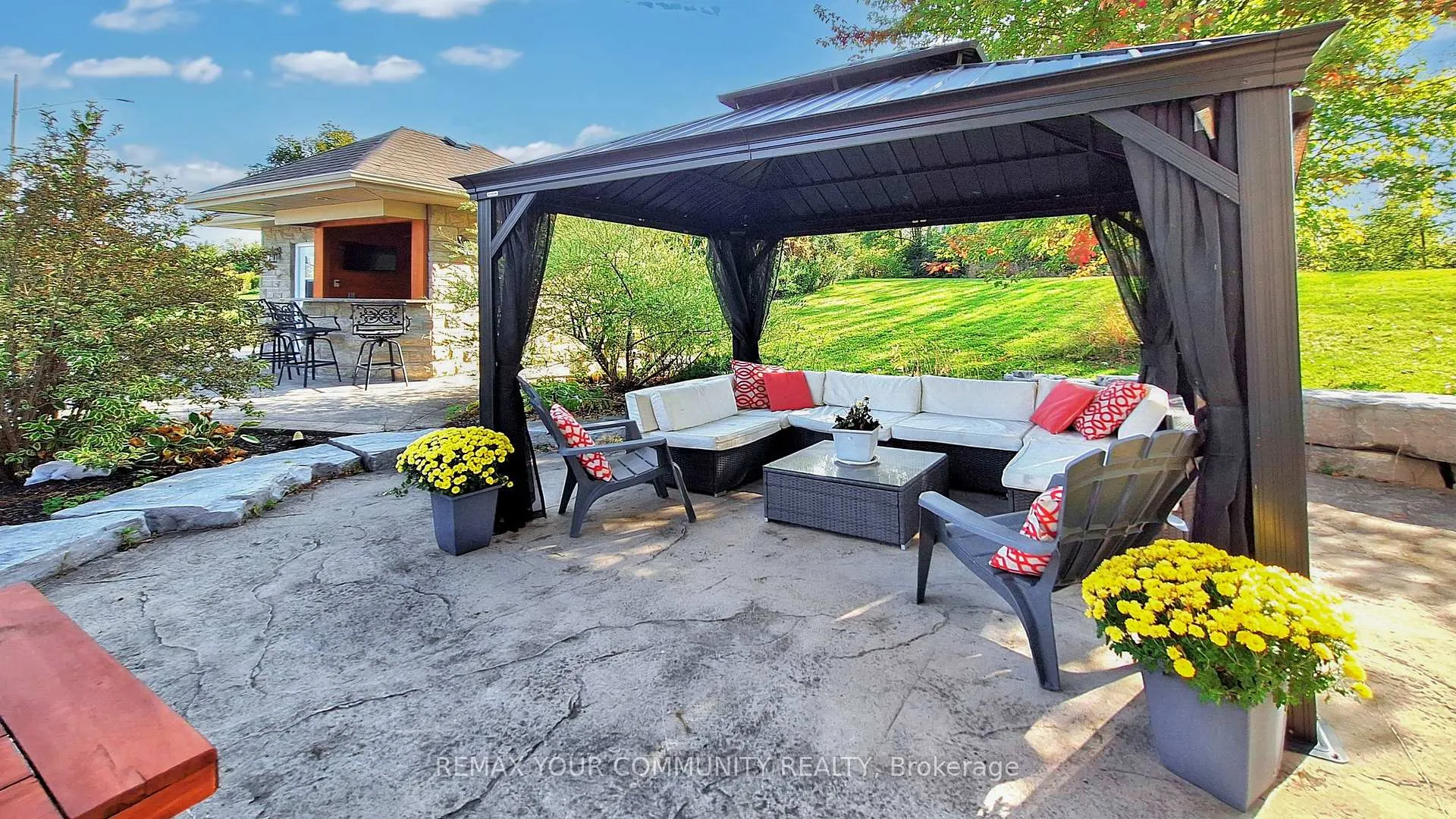 Photo 3 of 1065 20th Side Road, King, Schomberg — HOMEH