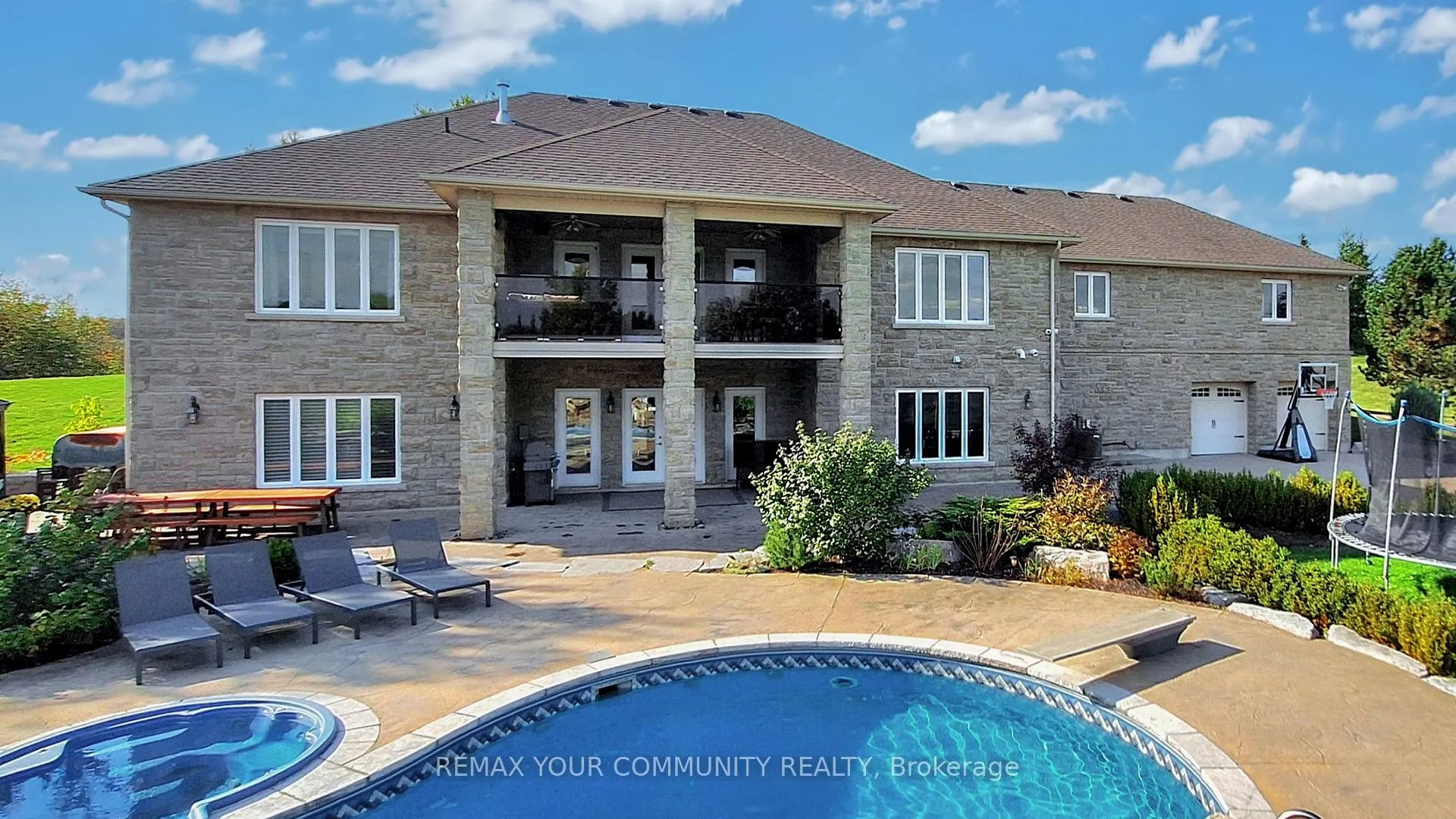 Photo 5 of 1065 20th Side Road, King, Schomberg — HOMEH