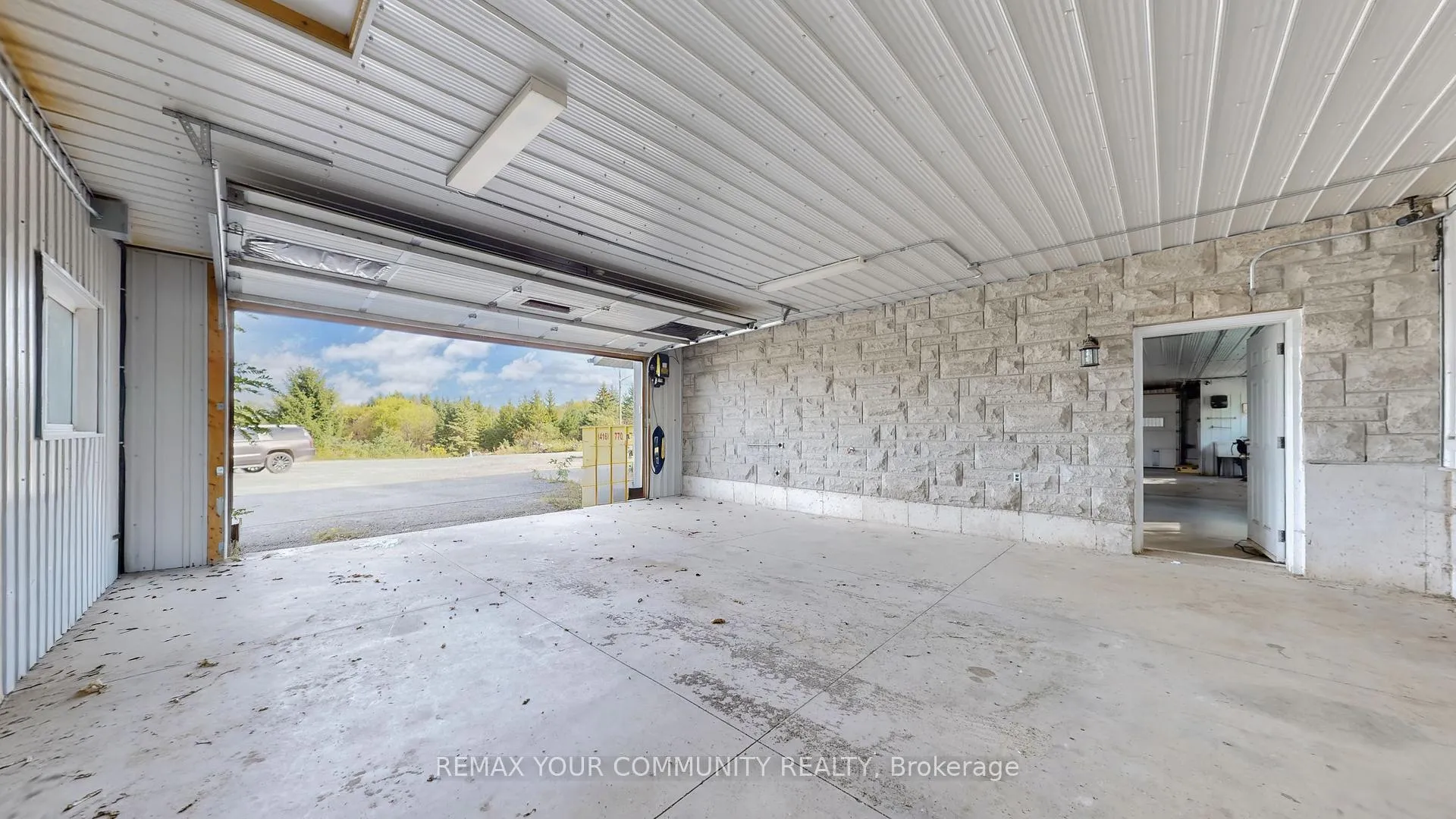 Photo 10 of 1065 20th Side Road, King, Schomberg — HOMEH