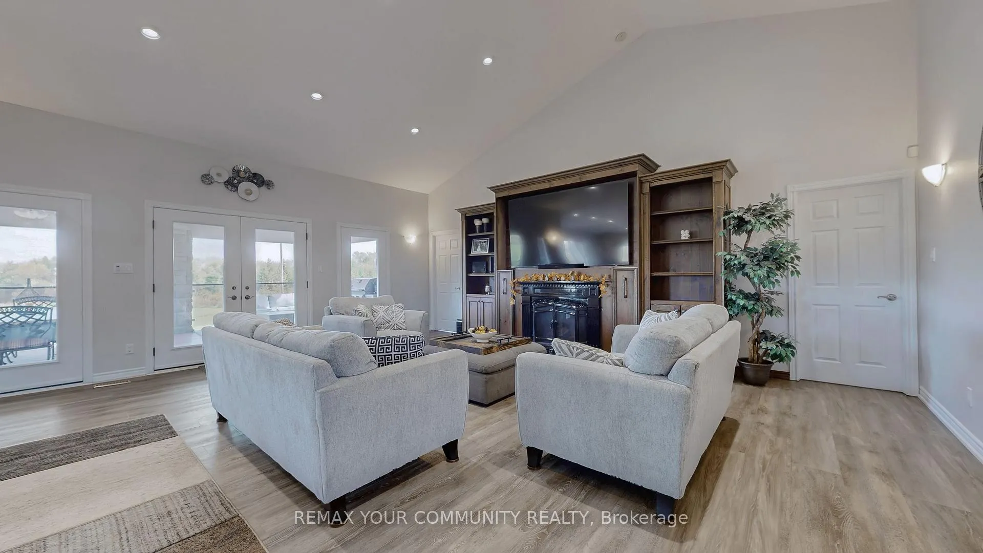 Photo 14 of 1065 20th Side Road, King, Schomberg — HOMEH