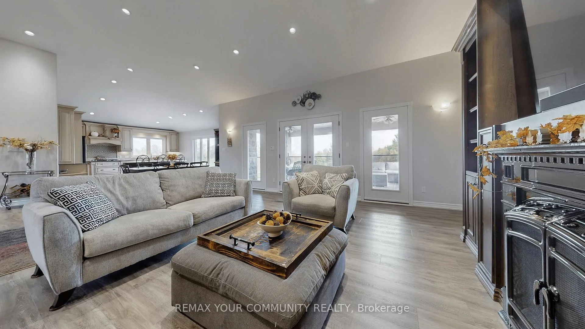 Photo 16 of 1065 20th Side Road, King, Schomberg — HOMEH