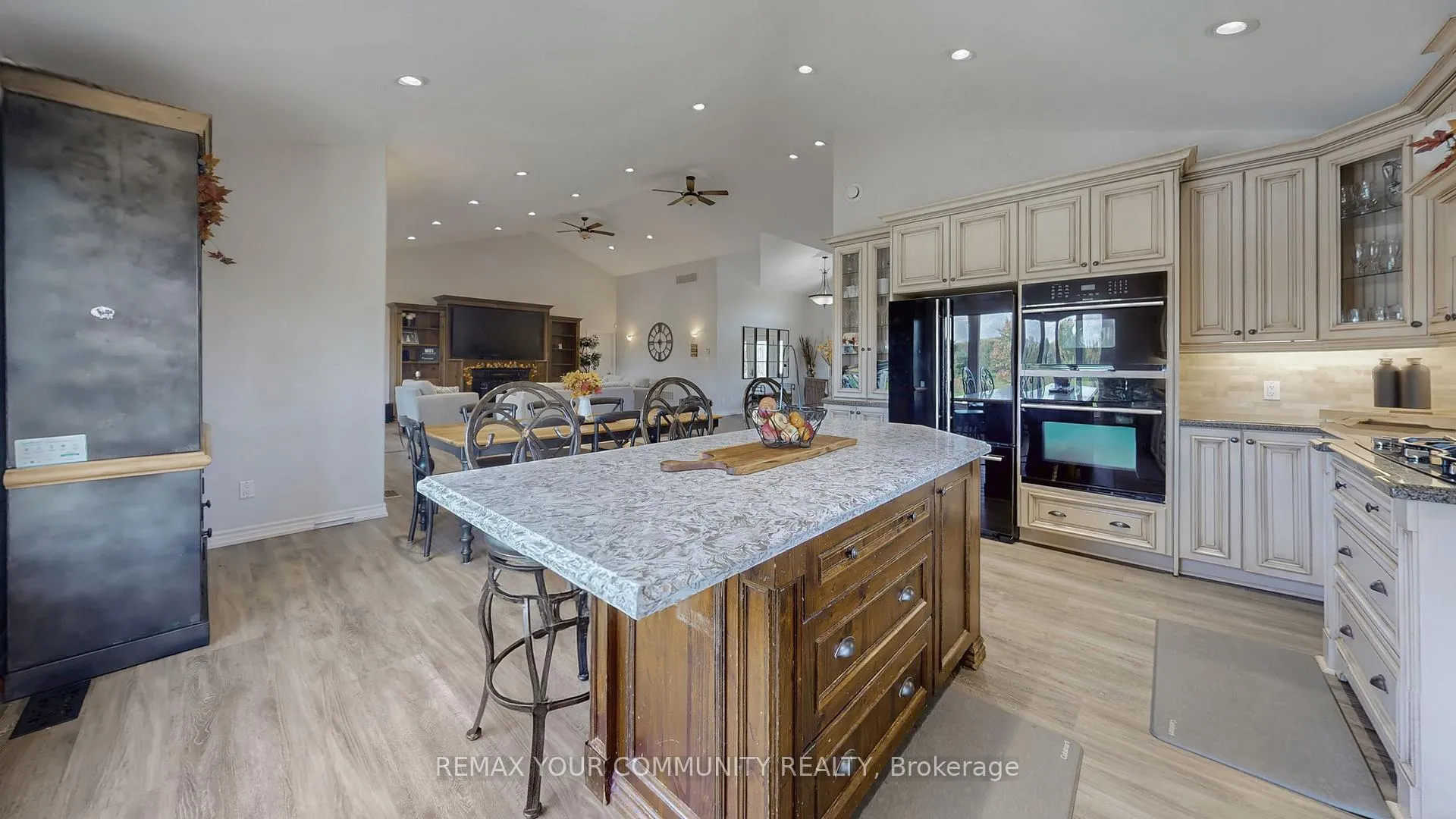 Photo 22 of 1065 20th Side Road, King, Schomberg — HOMEH