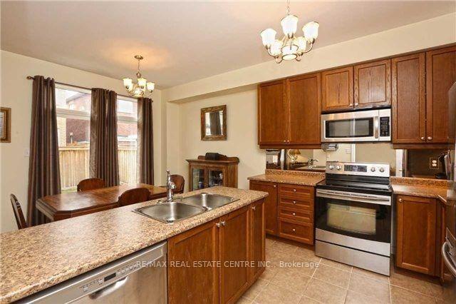 Photo 3 of 43 Joywill Court, Brampton, Fletcher's Meadow — HOMEH