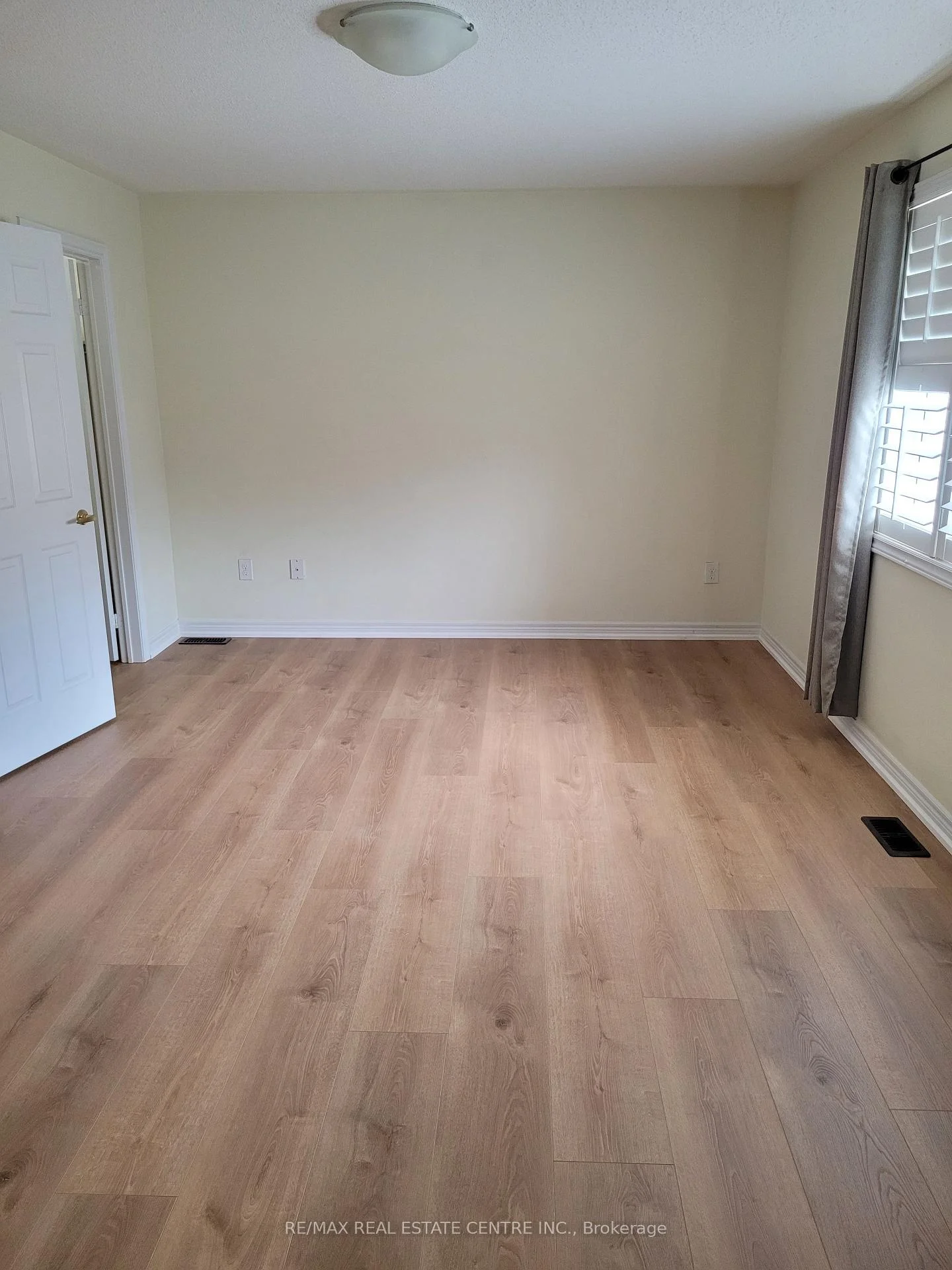 Photo 16 of 43 Joywill Court, Brampton, Fletcher's Meadow — HOMEH