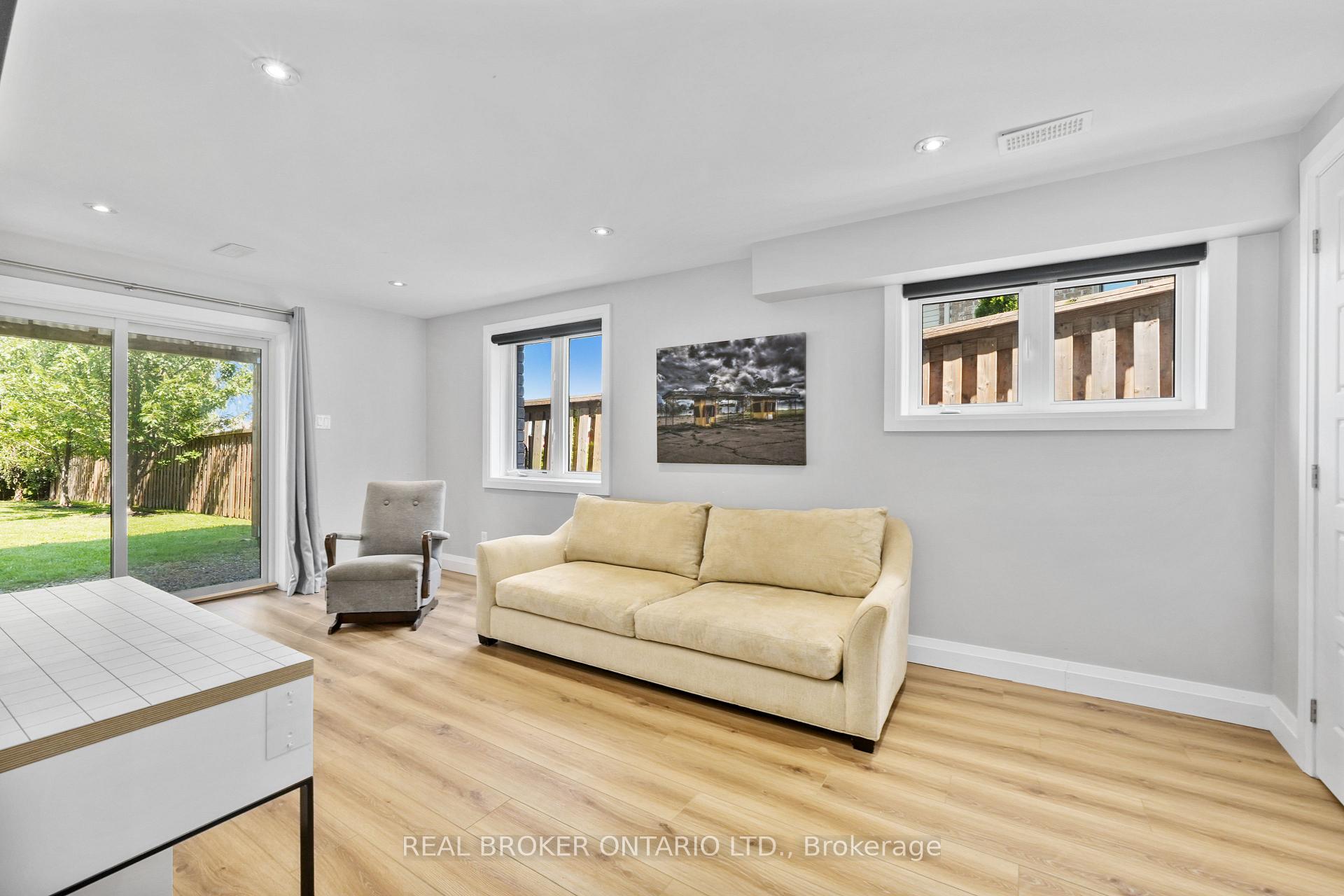 Photo 45 of 334 Blacksmith Way, Peterborough, Northcrest Ward 5 — HOMEH