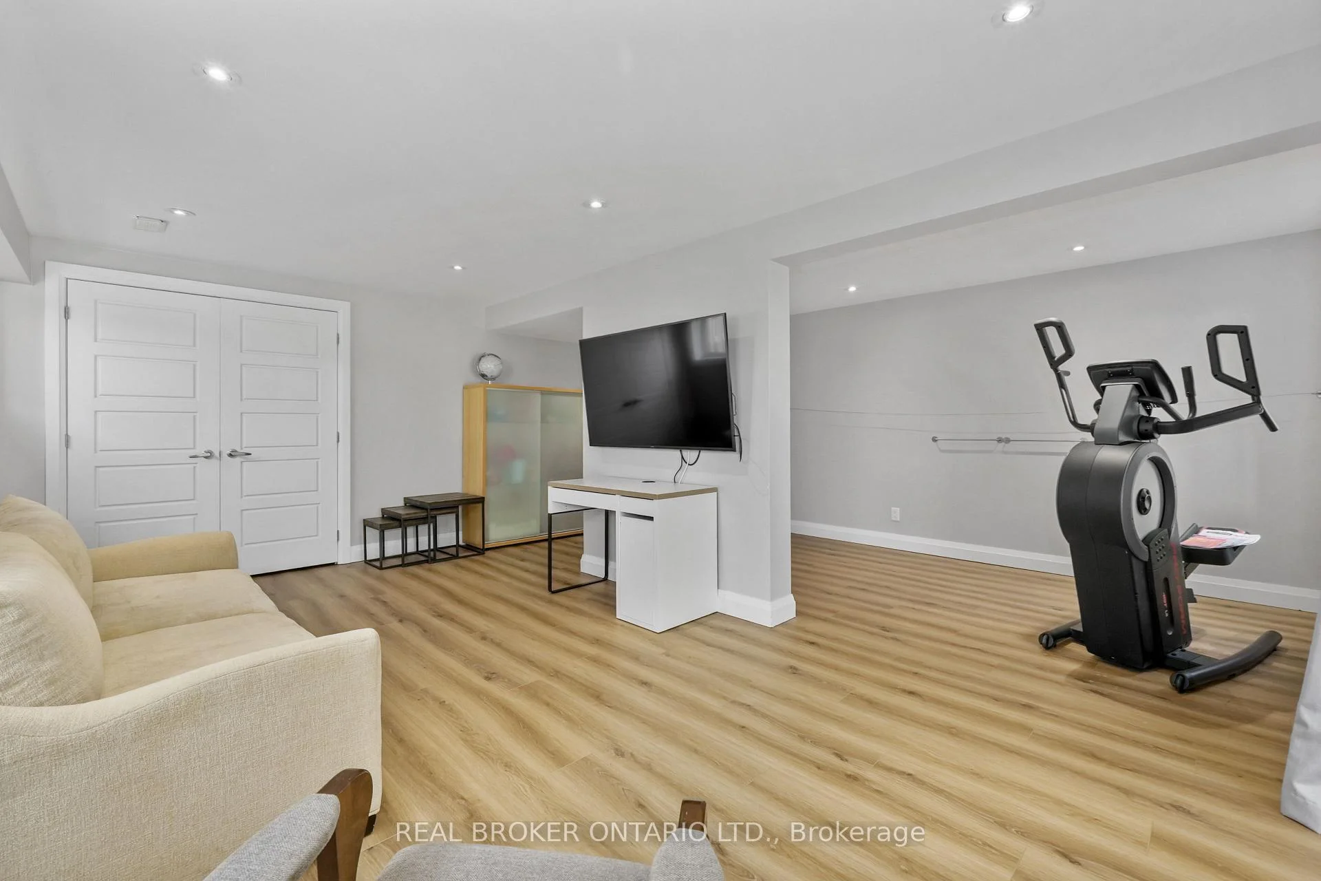 Photo 48 of 334 Blacksmith Way, Peterborough, Northcrest Ward 5 — HOMEH