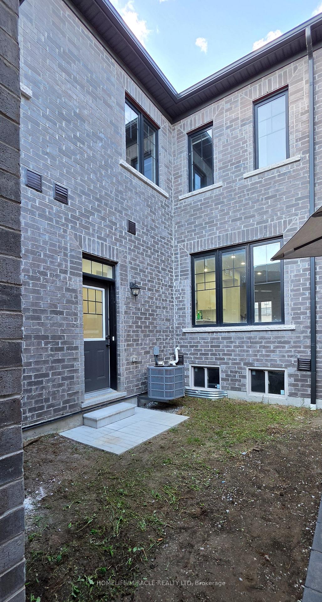 Photo 19 of 12 Thelma Drive, Whitby, Rural Whitby — HOMEH