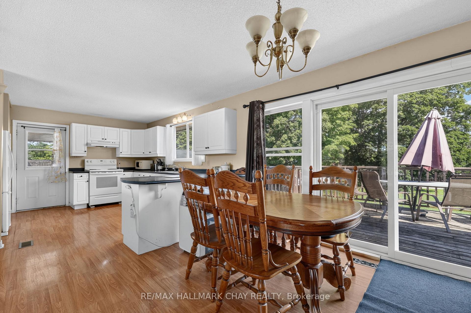 Photo 8 of 41 Albert Street, Kawartha Lakes, Bexley — HOMEH