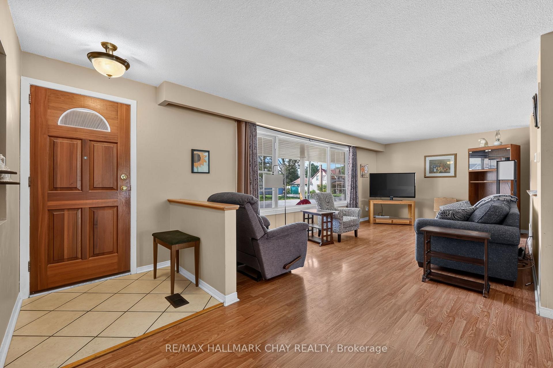 Photo 10 of 41 Albert Street, Kawartha Lakes, Bexley — HOMEH