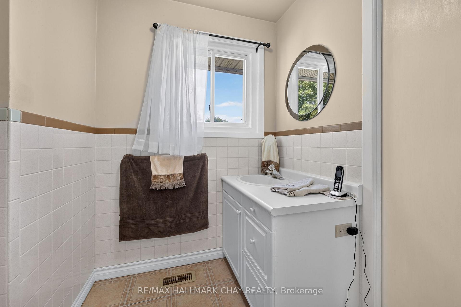 Photo 17 of 41 Albert Street, Kawartha Lakes, Bexley — HOMEH