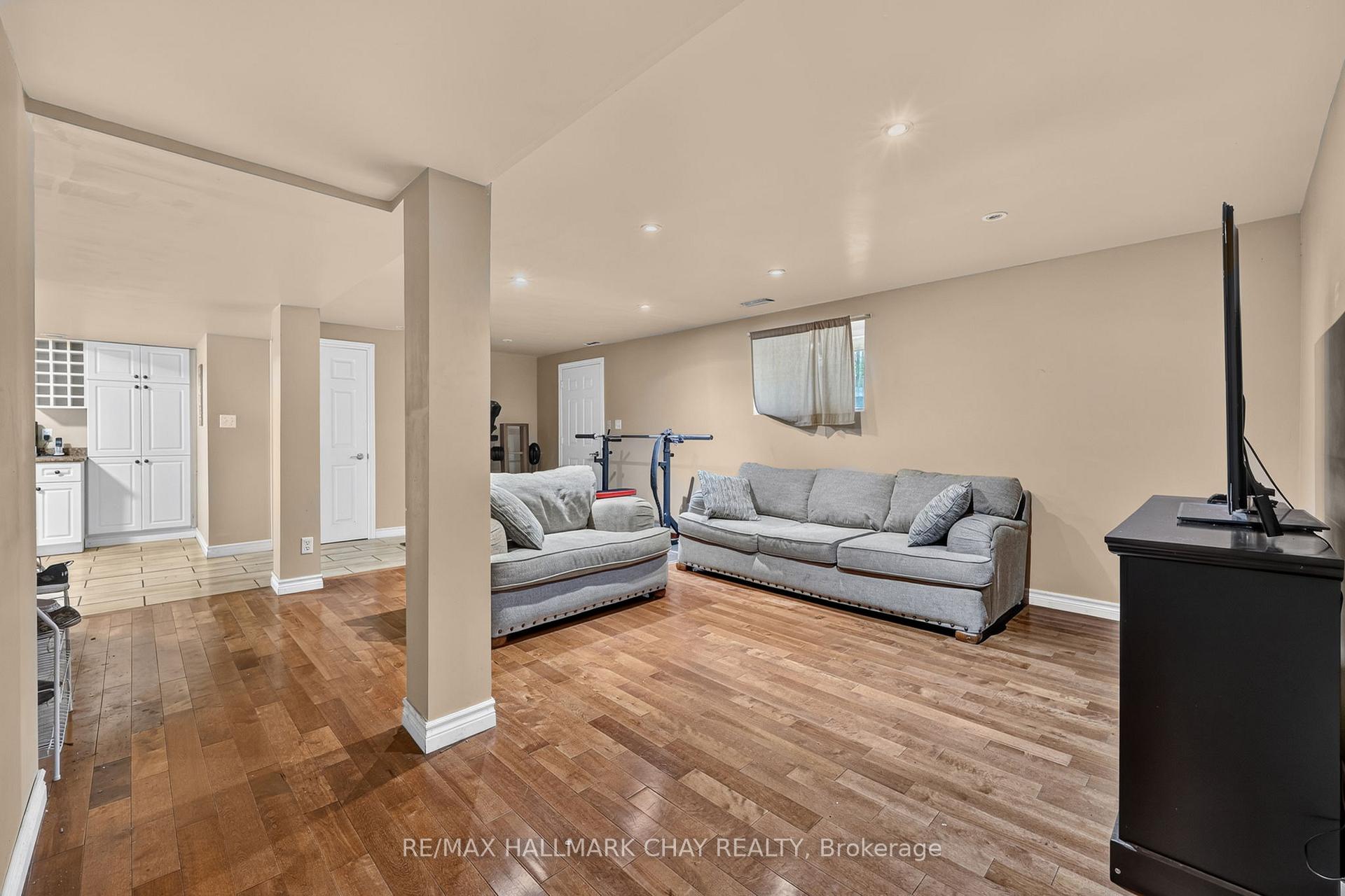 Photo 19 of 41 Albert Street, Kawartha Lakes, Bexley — HOMEH