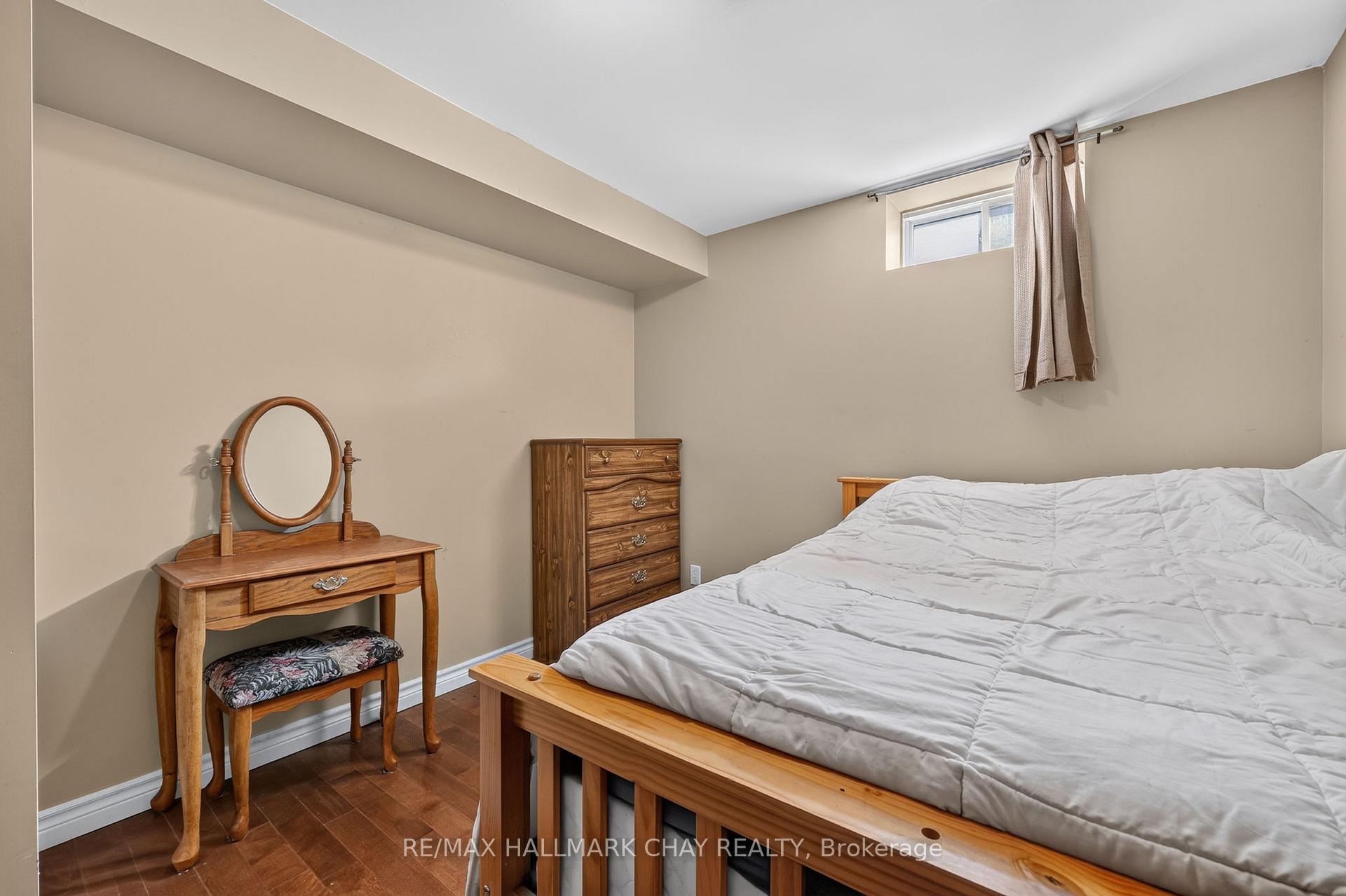 Photo 21 of 41 Albert Street, Kawartha Lakes, Bexley — HOMEH