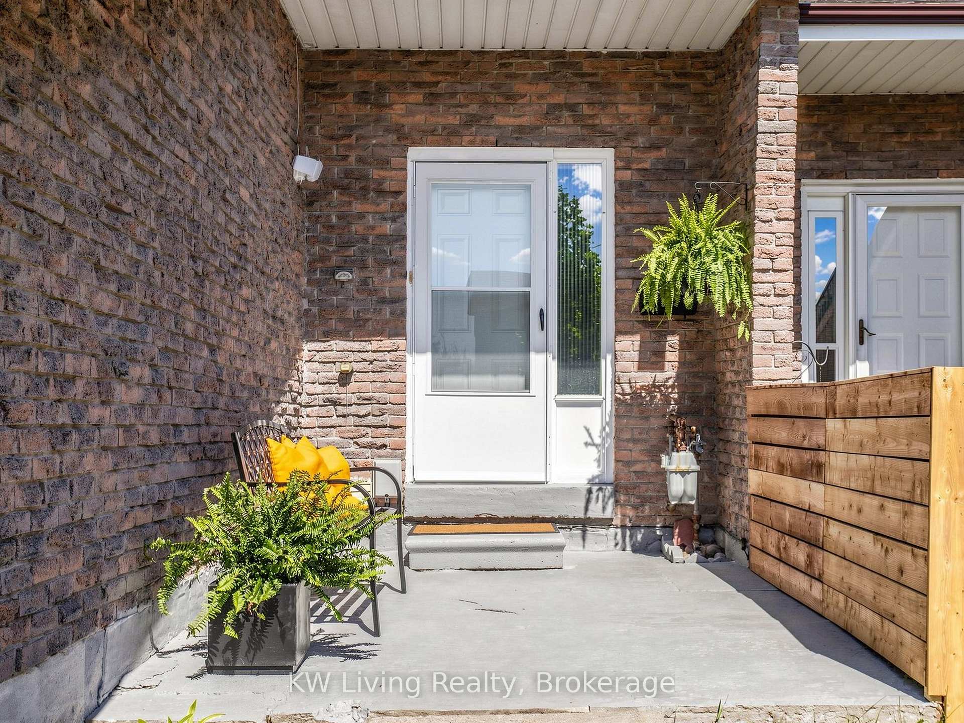 Photo 4 of 64 Burkwood Crescent, Scarborough, Malvern — HOMEH