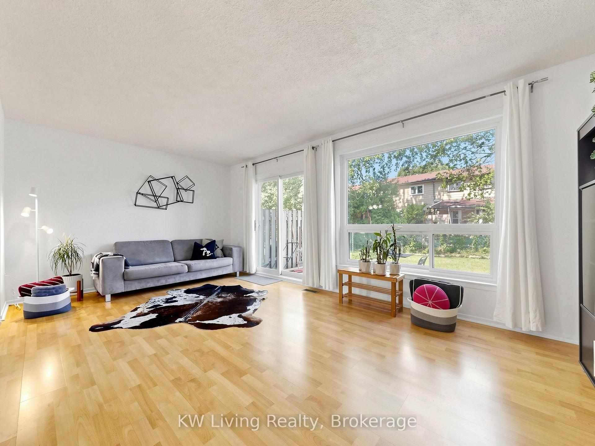 Photo 9 of 64 Burkwood Crescent, Scarborough, Malvern — HOMEH