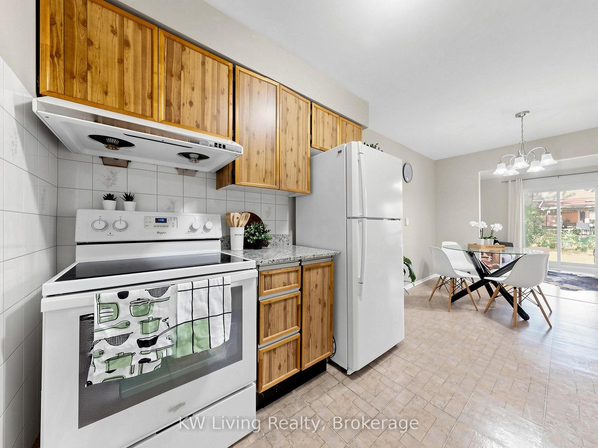 Photo 11 of 64 Burkwood Crescent, Scarborough, Malvern — HOMEH