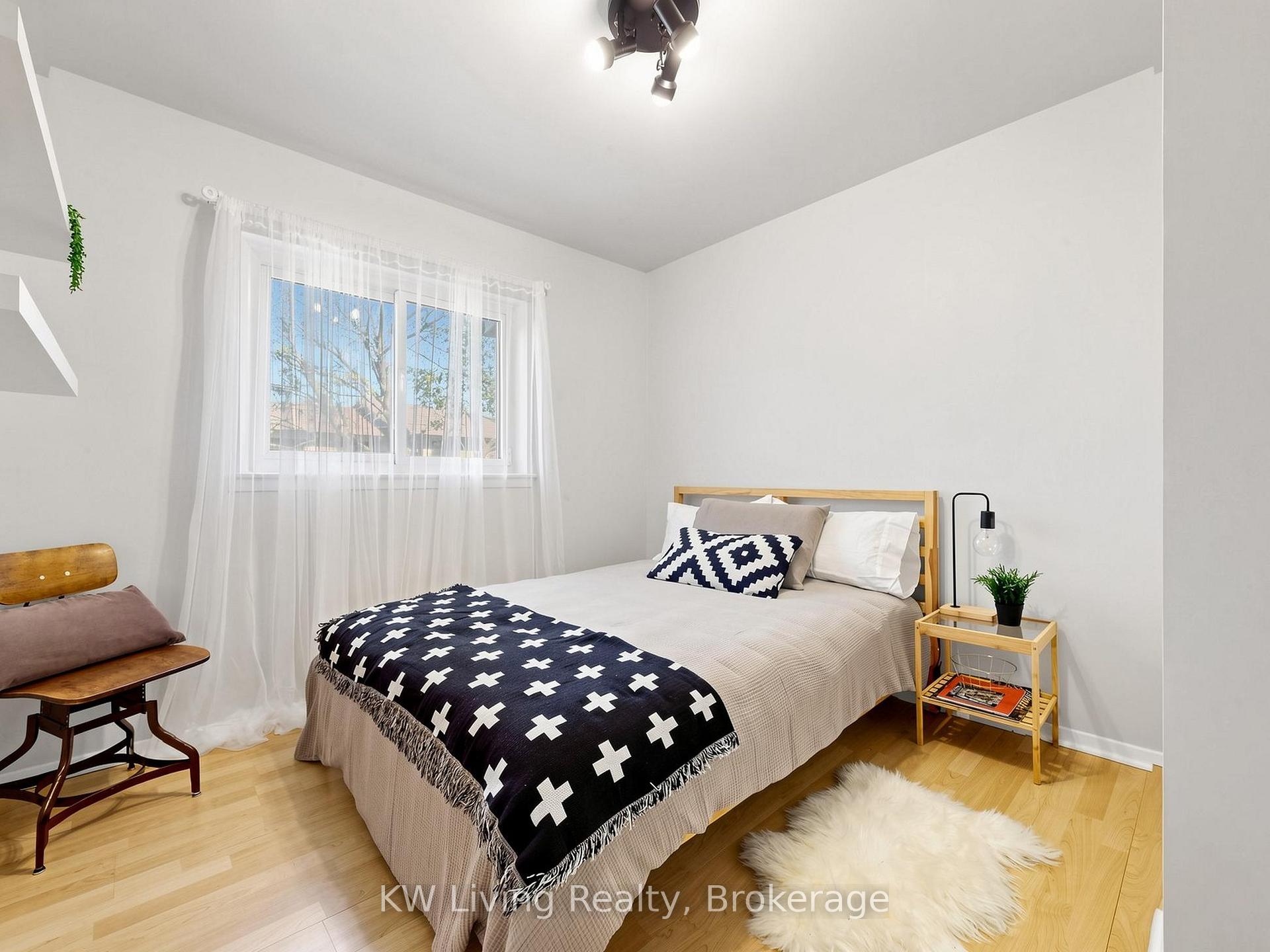 Photo 17 of 64 Burkwood Crescent, Scarborough, Malvern — HOMEH