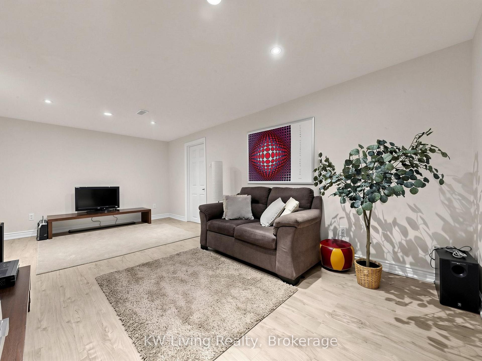 Photo 23 of 64 Burkwood Crescent, Scarborough, Malvern — HOMEH