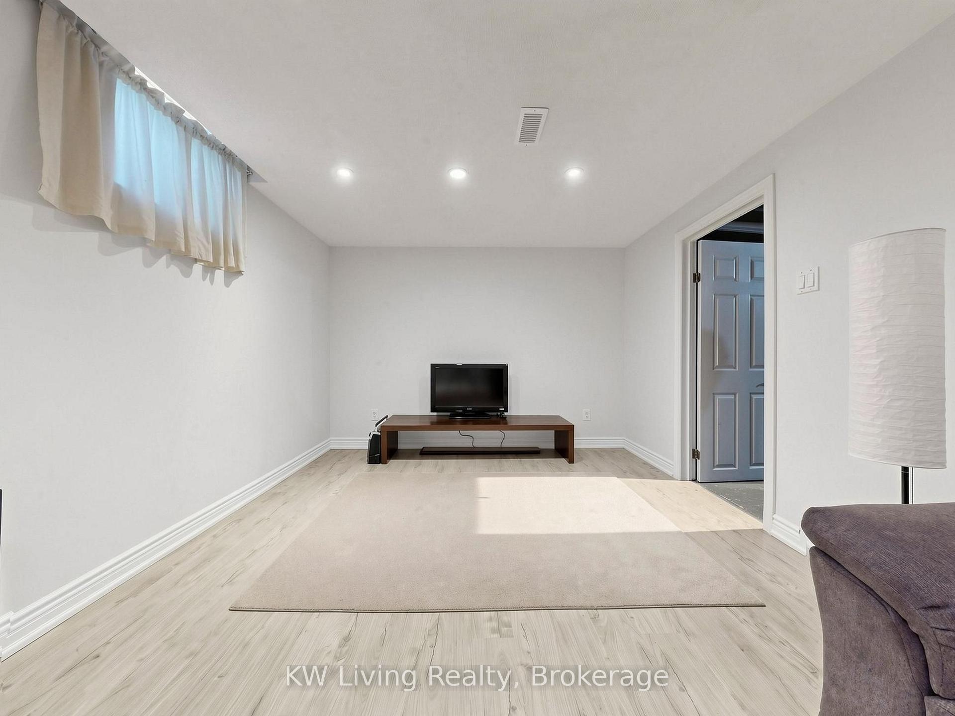 Photo 25 of 64 Burkwood Crescent, Scarborough, Malvern — HOMEH