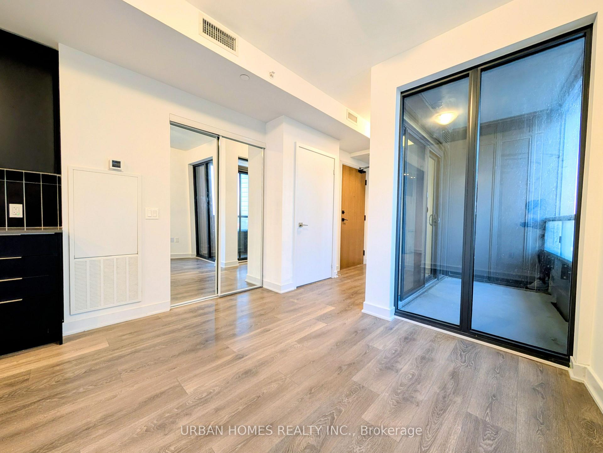 Photo 4 of Unit 1307, 2920 Highway 7 Road, Vaughan, Vaughan Corporate Centre — HOMEH
